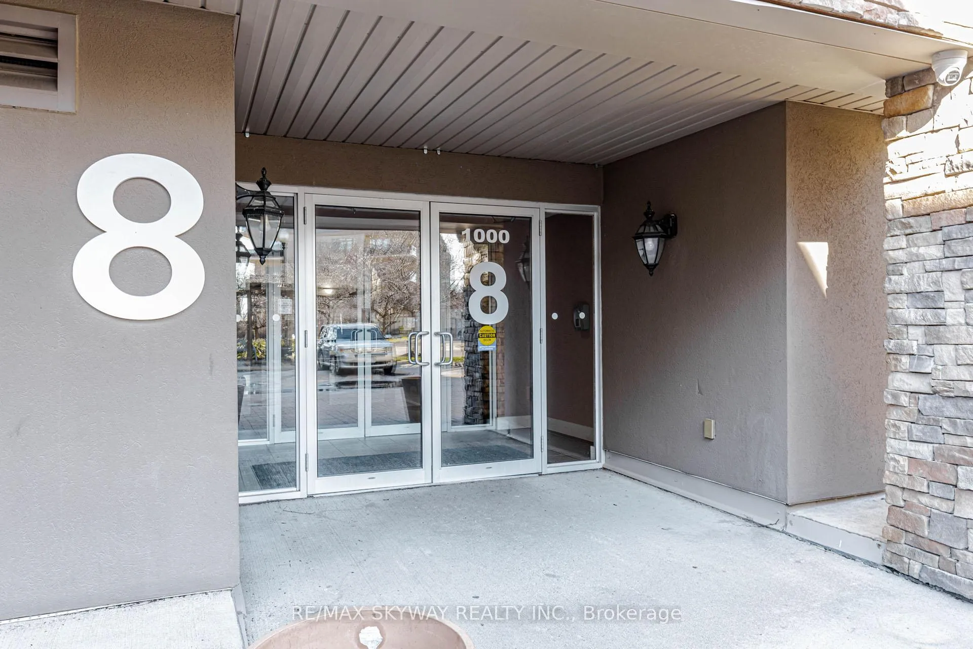 Photo 6 of Unit 1403, 8 Dayspring Circle, Brampton, Goreway Drive Corridor — HOMEH