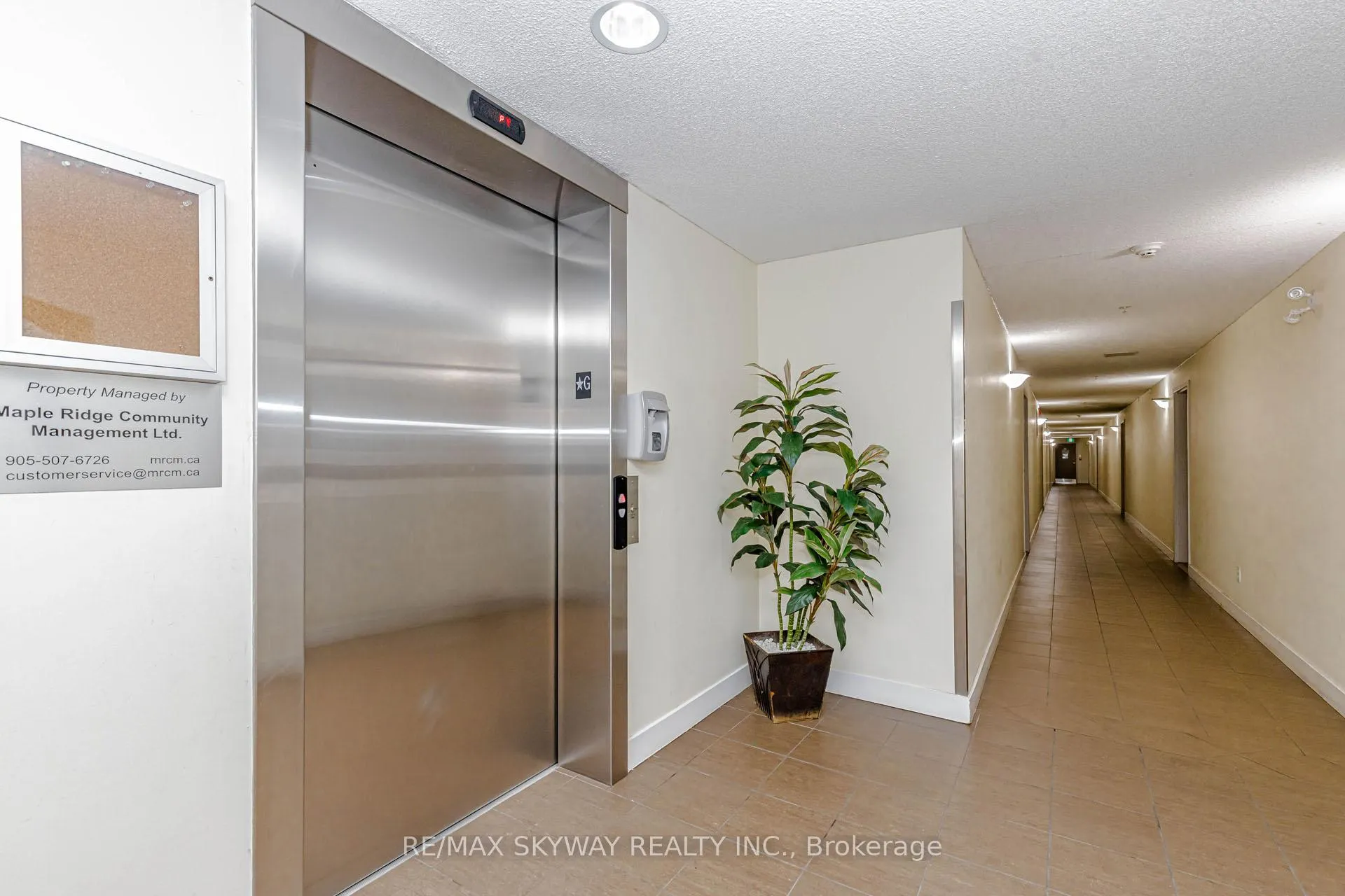 Photo 10 of Unit 1403, 8 Dayspring Circle, Brampton, Goreway Drive Corridor — HOMEH