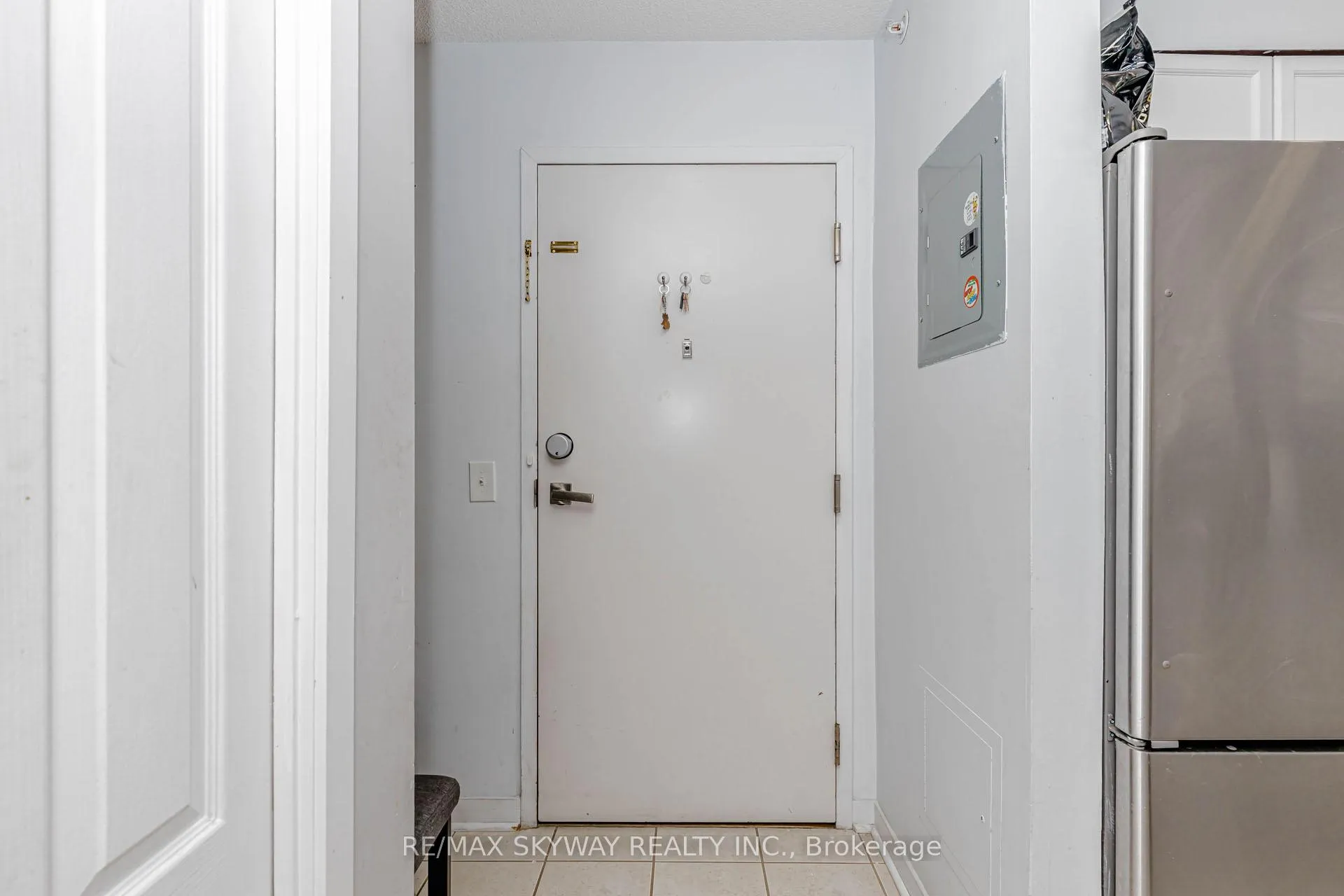 Photo 14 of Unit 1403, 8 Dayspring Circle, Brampton, Goreway Drive Corridor — HOMEH