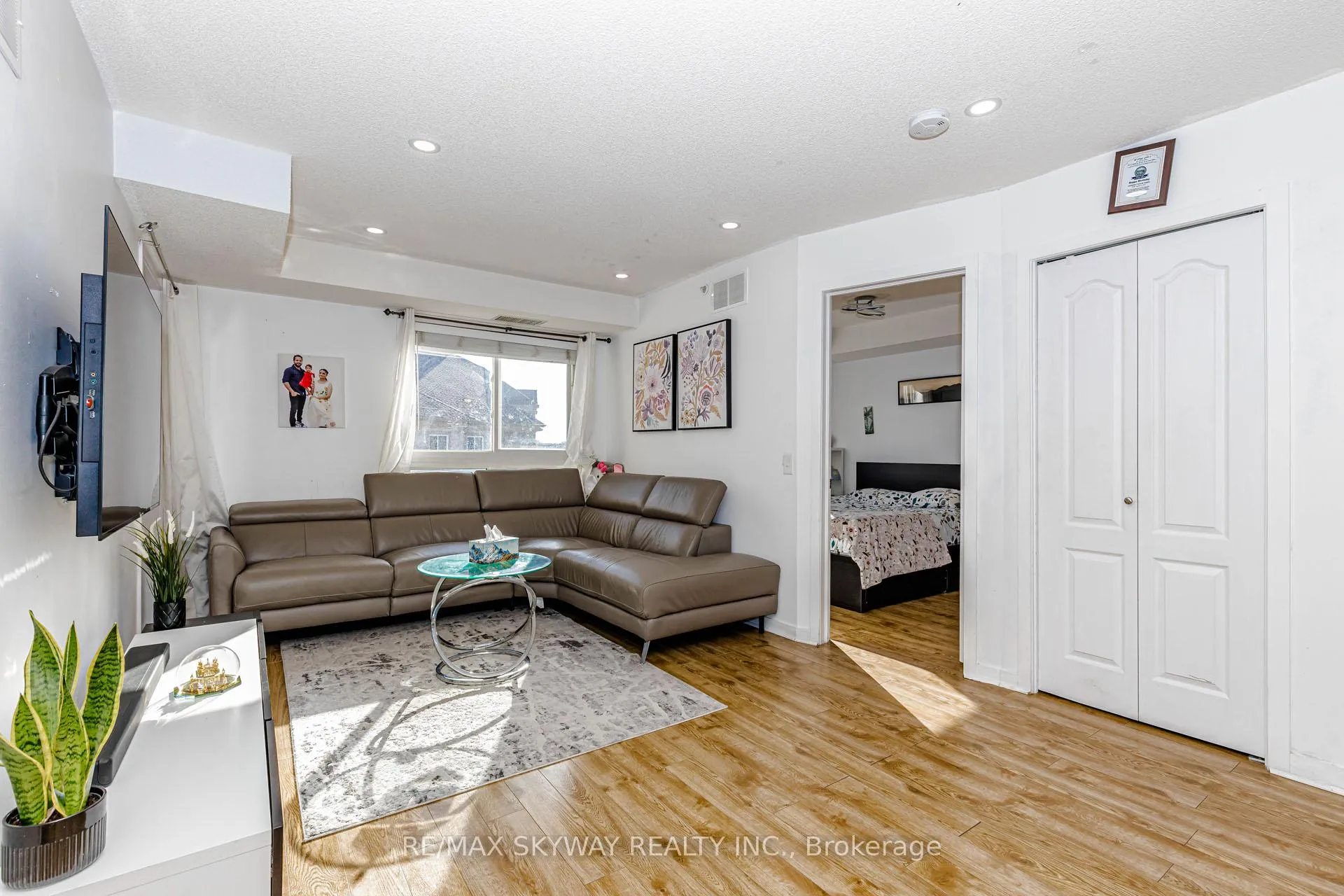 Photo 23 of Unit 1403, 8 Dayspring Circle, Brampton, Goreway Drive Corridor — HOMEH