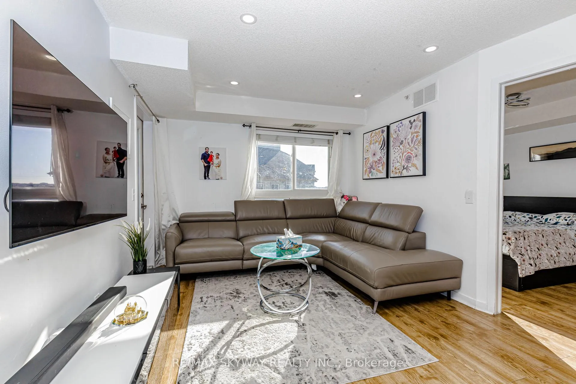 Photo 24 of Unit 1403, 8 Dayspring Circle, Brampton, Goreway Drive Corridor — HOMEH