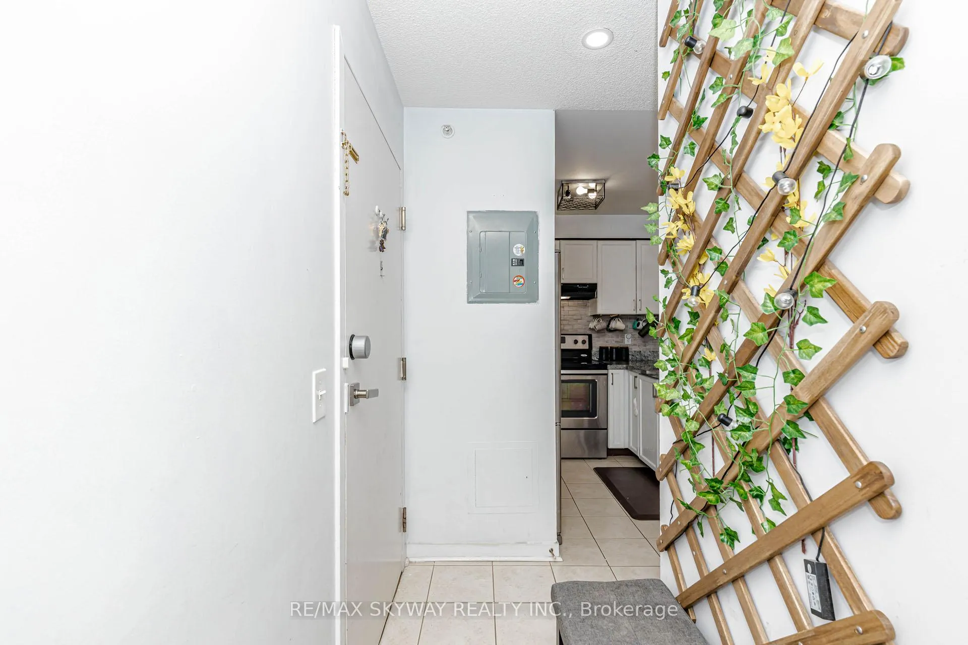 Photo 29 of Unit 1403, 8 Dayspring Circle, Brampton, Goreway Drive Corridor — HOMEH