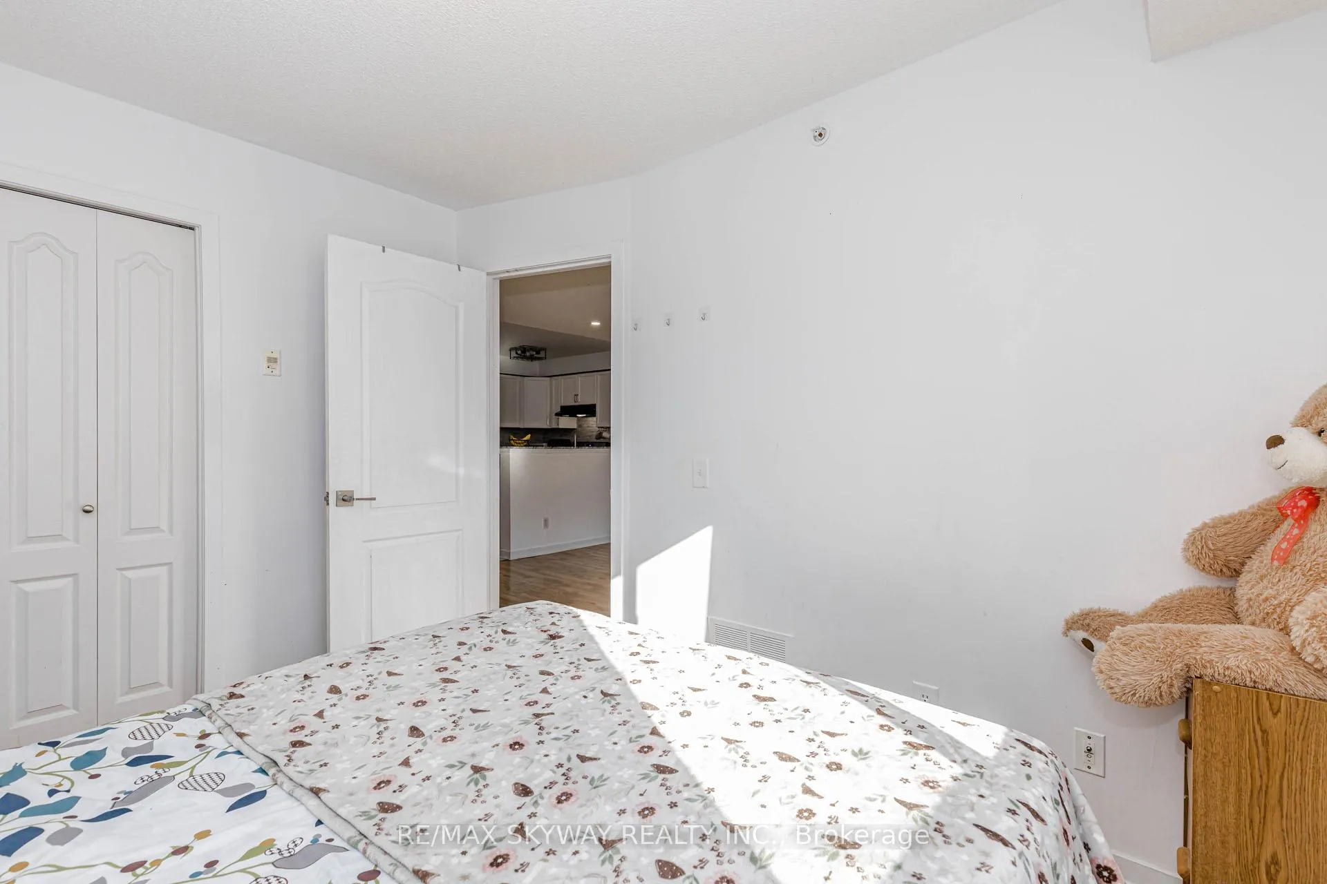 Photo 40 of Unit 1403, 8 Dayspring Circle, Brampton, Goreway Drive Corridor — HOMEH