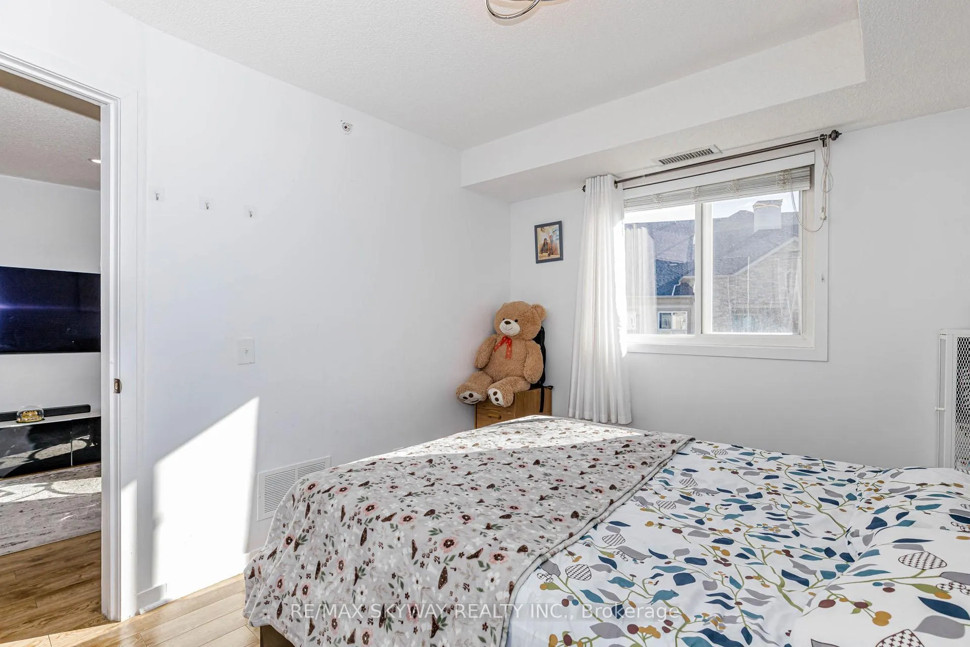 Photo 41 of Unit 1403, 8 Dayspring Circle, Brampton, Goreway Drive Corridor — HOMEH