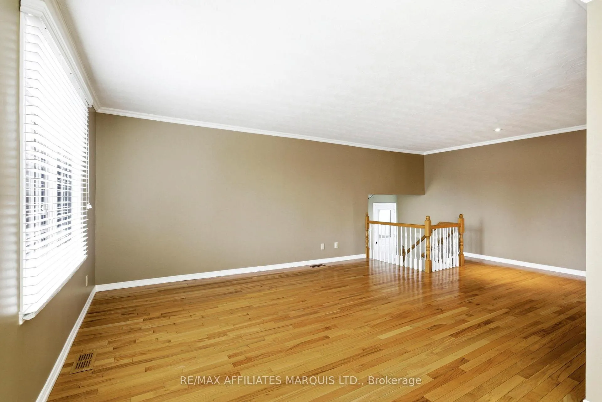 Photo 9 of 681 Champlain Drive, Cornwall — HOMEH