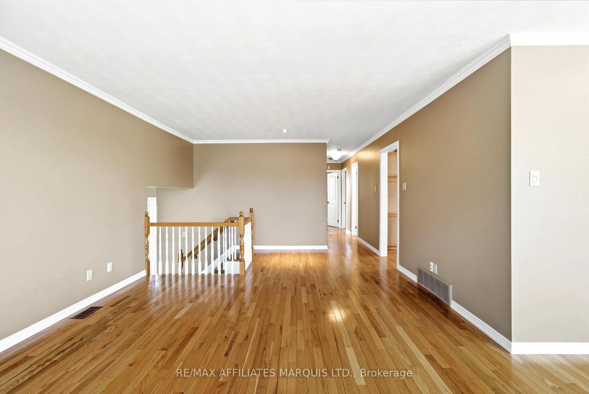 Photo 10 of 681 Champlain Drive, Cornwall — HOMEH