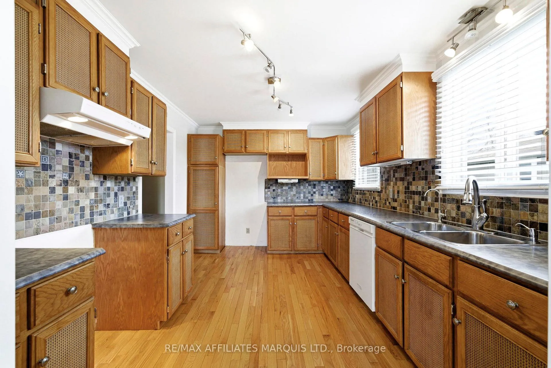 Photo 13 of 681 Champlain Drive, Cornwall — HOMEH