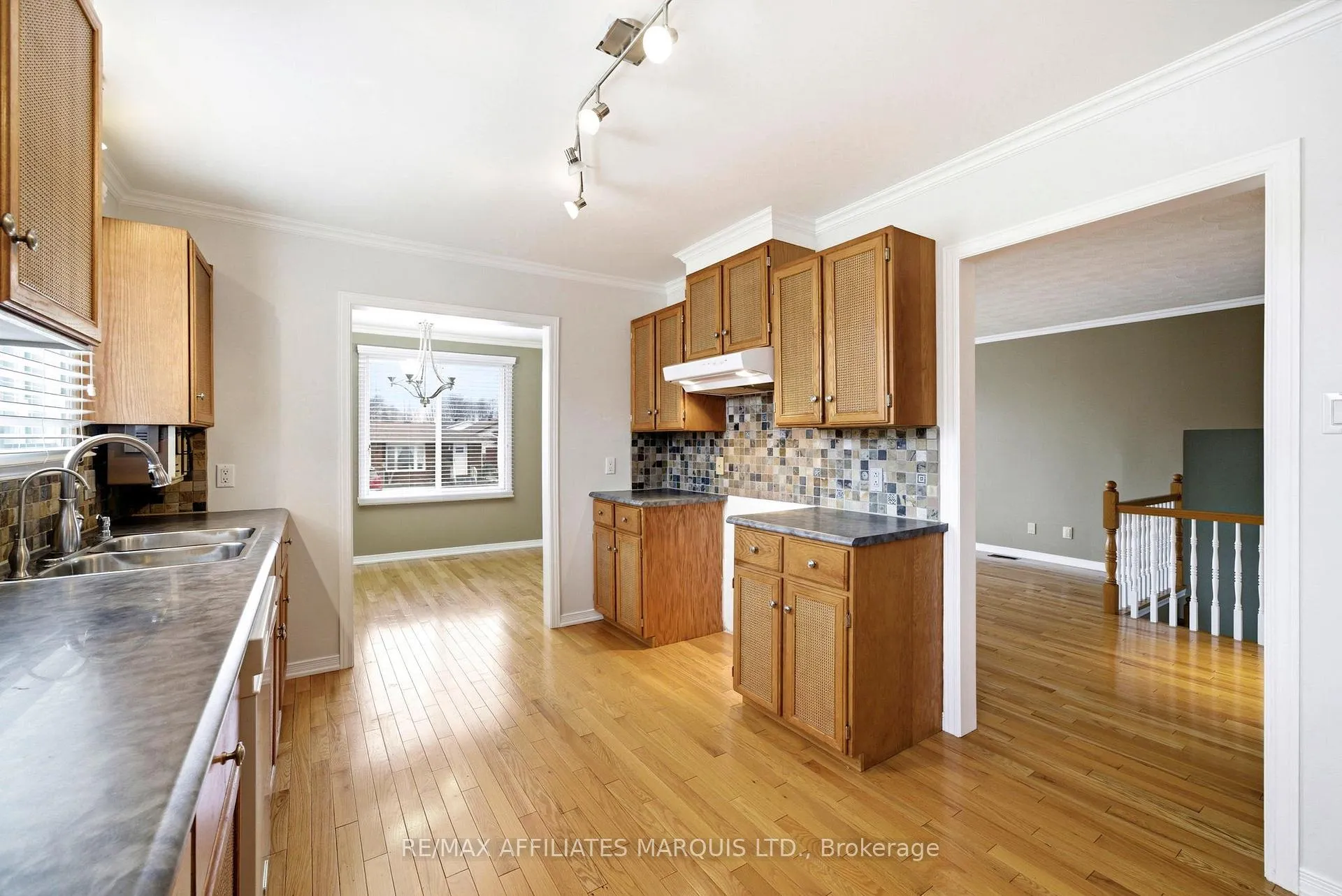 Photo 15 of 681 Champlain Drive, Cornwall — HOMEH