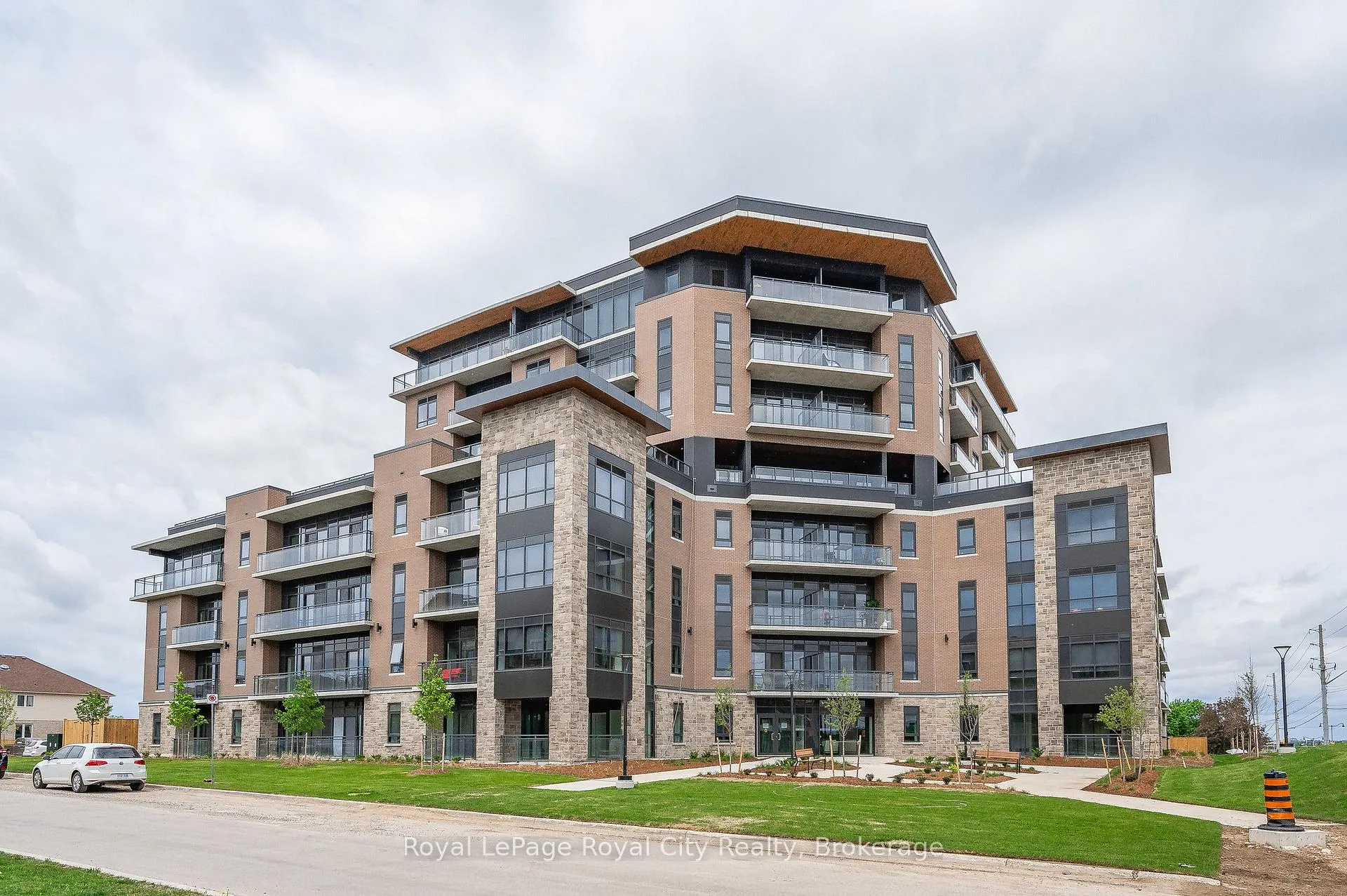 Photo 1 of Unit 402, 332 Gosling Gardens, Guelph, Clairfields/Hanlon Business Park — HOMEH