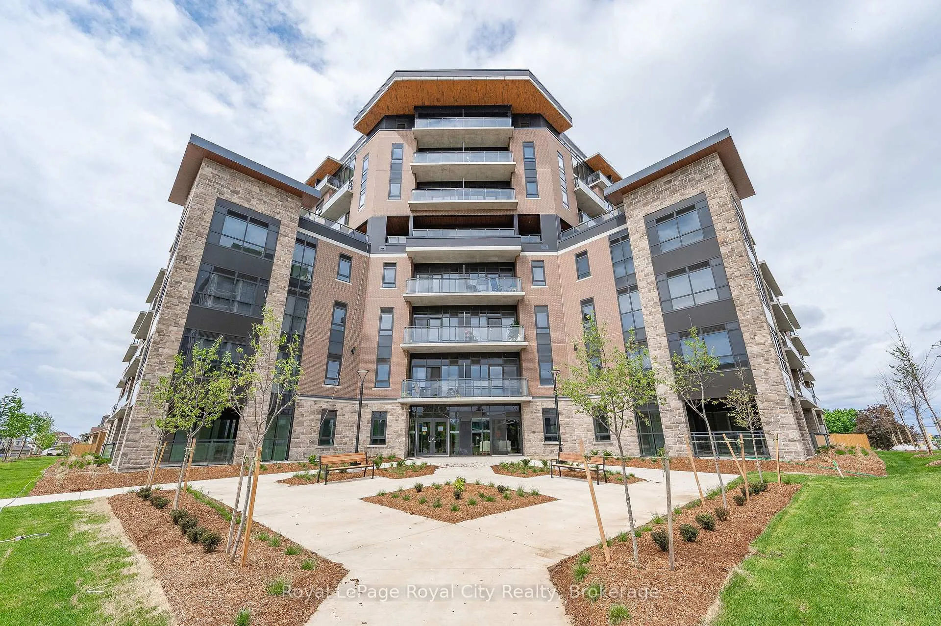 Photo 3 of Unit 402, 332 Gosling Gardens, Guelph, Clairfields/Hanlon Business Park — HOMEH