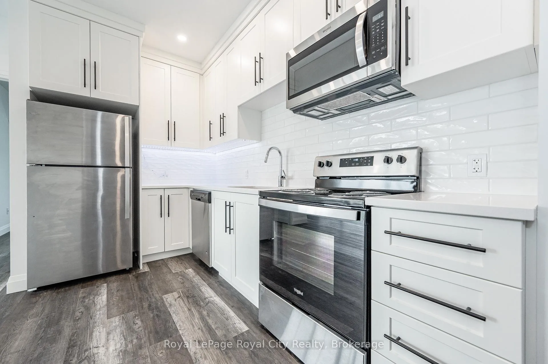 Photo 5 of Unit 402, 332 Gosling Gardens, Guelph, Clairfields/Hanlon Business Park — HOMEH