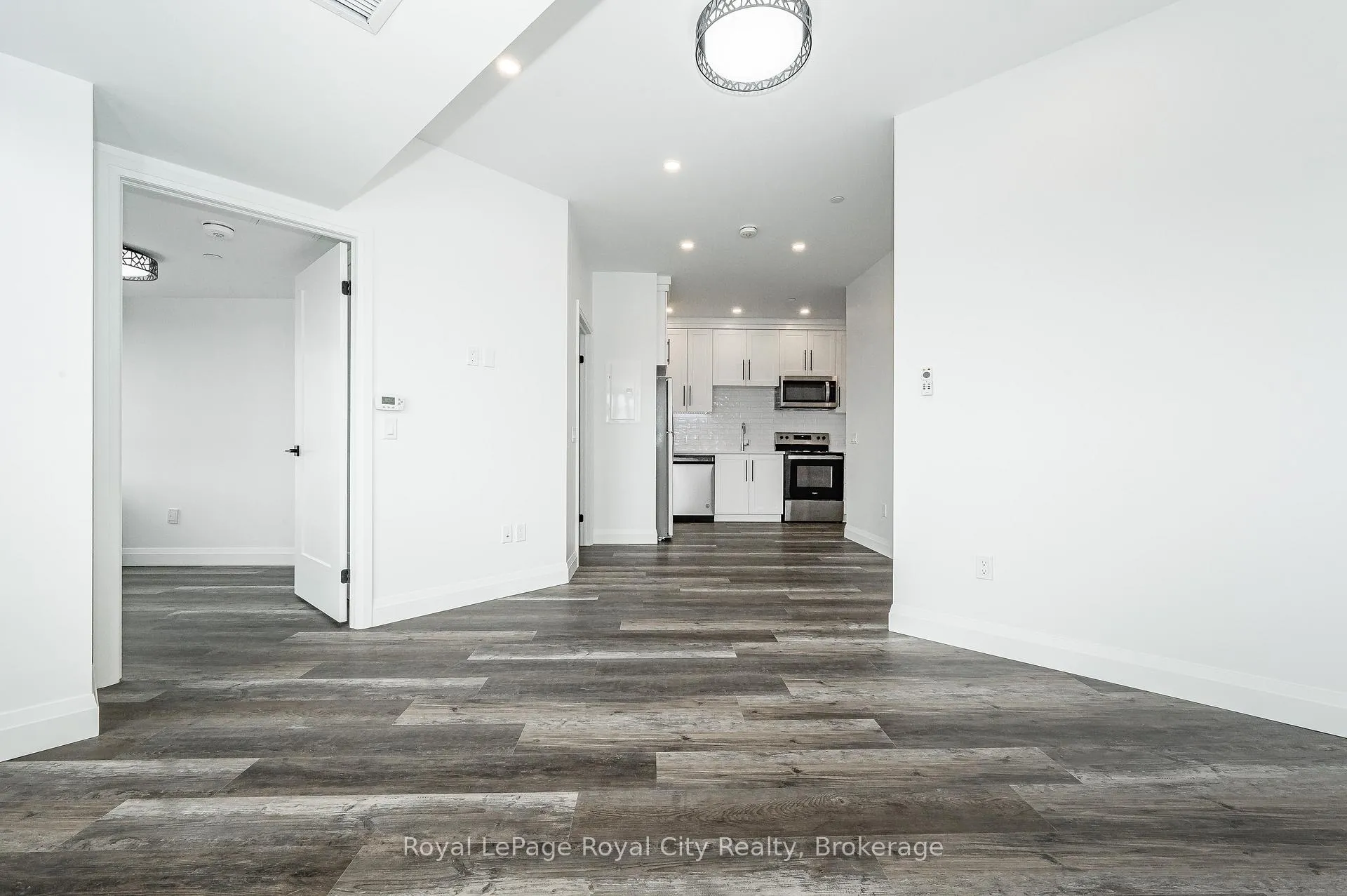 Photo 10 of Unit 402, 332 Gosling Gardens, Guelph, Clairfields/Hanlon Business Park — HOMEH