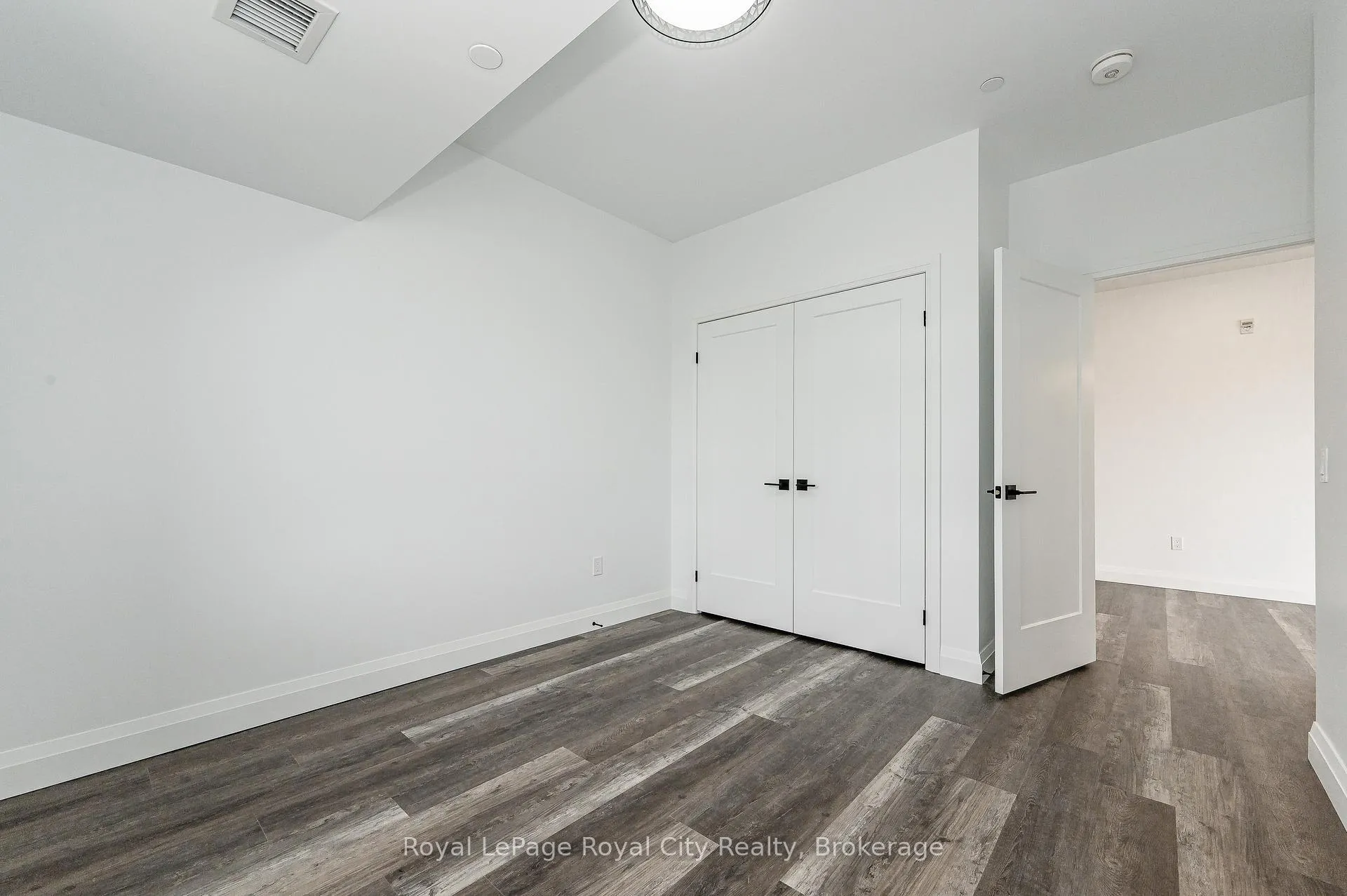 Photo 12 of Unit 402, 332 Gosling Gardens, Guelph, Clairfields/Hanlon Business Park — HOMEH