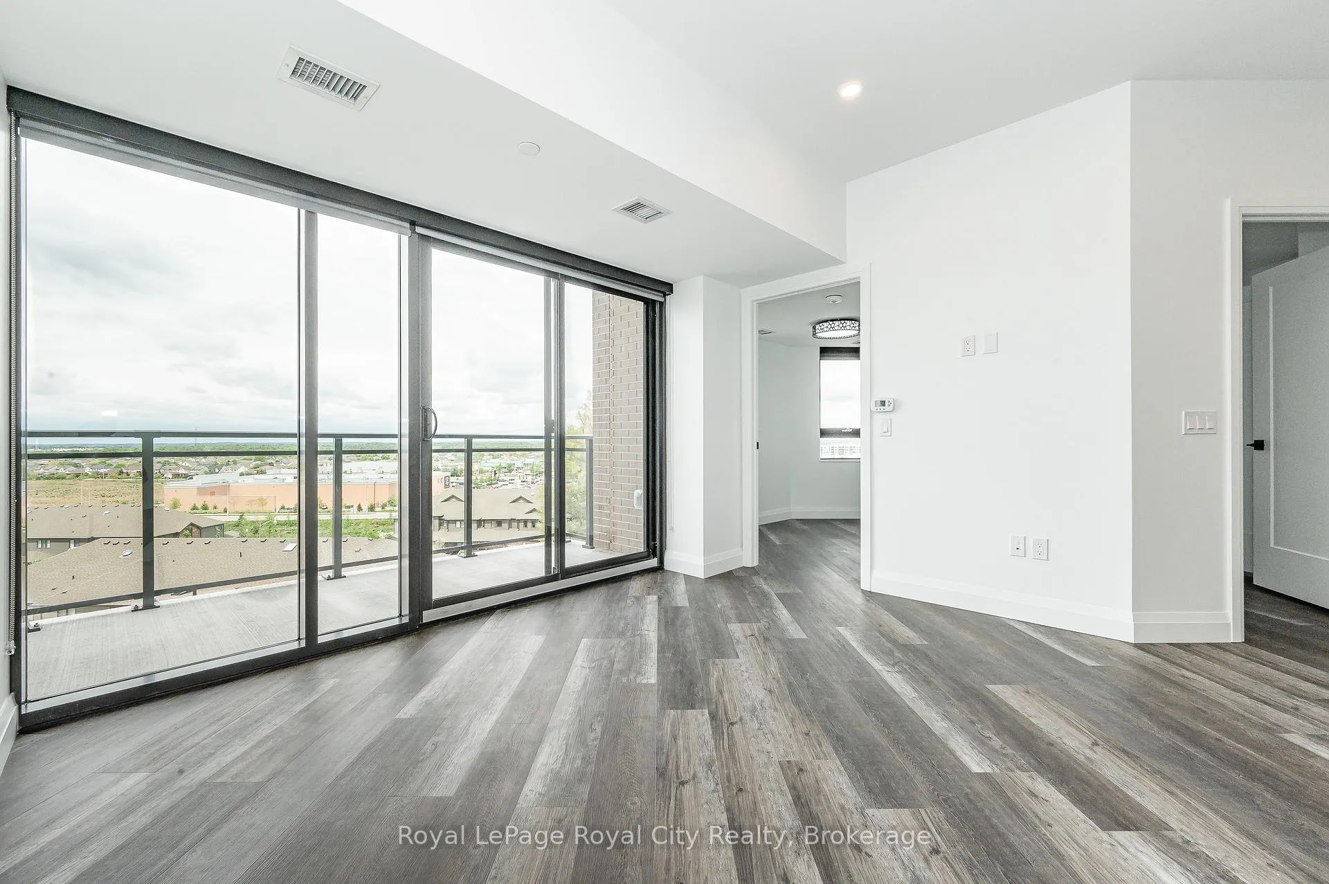 Photo 13 of Unit 402, 332 Gosling Gardens, Guelph, Clairfields/Hanlon Business Park — HOMEH