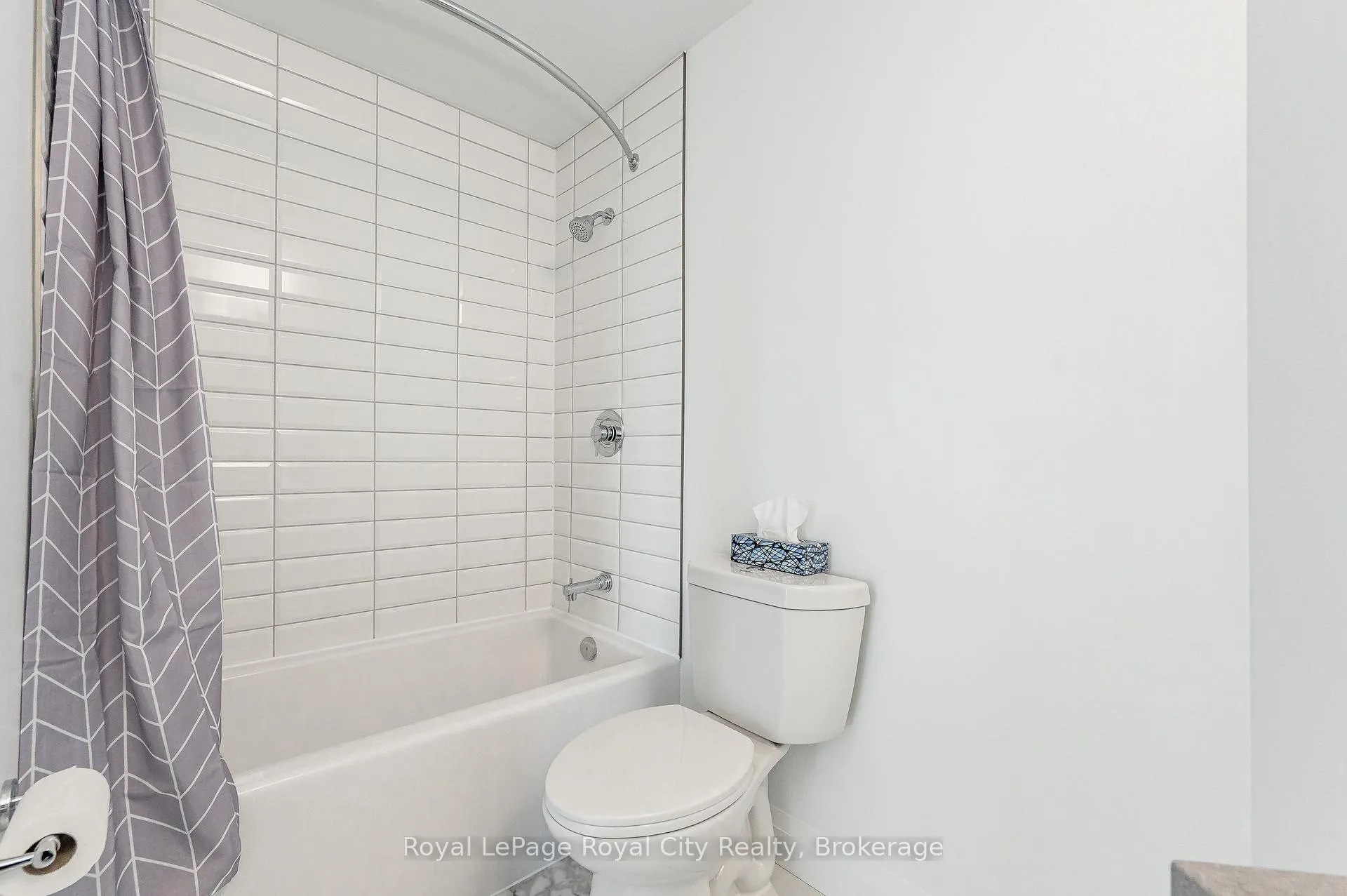 Photo 17 of Unit 402, 332 Gosling Gardens, Guelph, Clairfields/Hanlon Business Park — HOMEH
