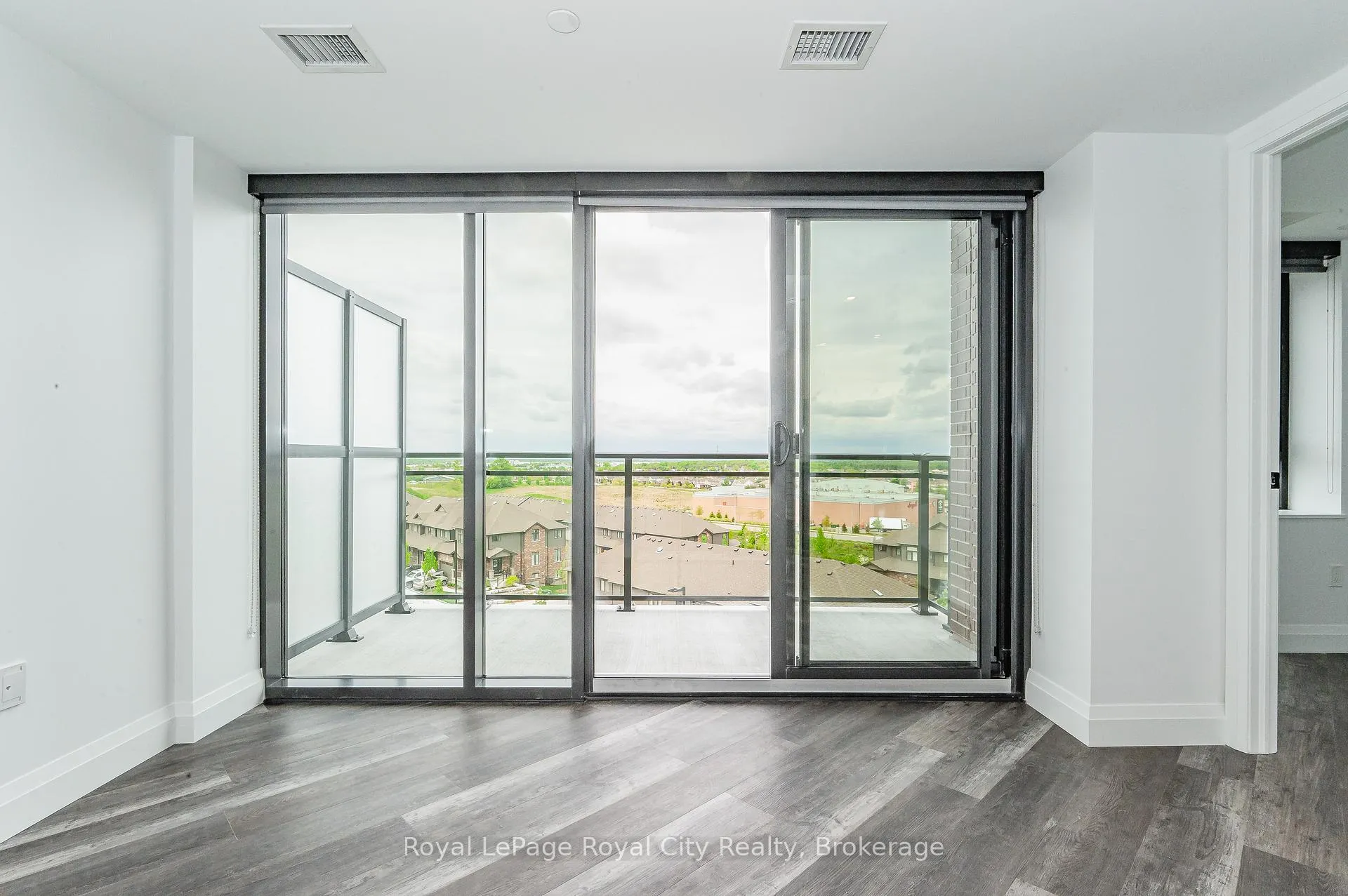 Photo 20 of Unit 402, 332 Gosling Gardens, Guelph, Clairfields/Hanlon Business Park — HOMEH