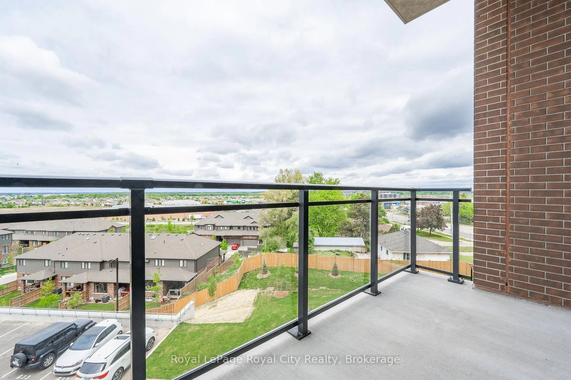 Photo 21 of Unit 402, 332 Gosling Gardens, Guelph, Clairfields/Hanlon Business Park — HOMEH