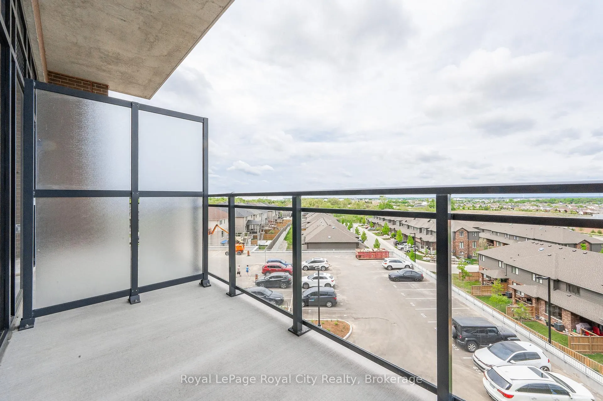 Photo 23 of Unit 402, 332 Gosling Gardens, Guelph, Clairfields/Hanlon Business Park — HOMEH