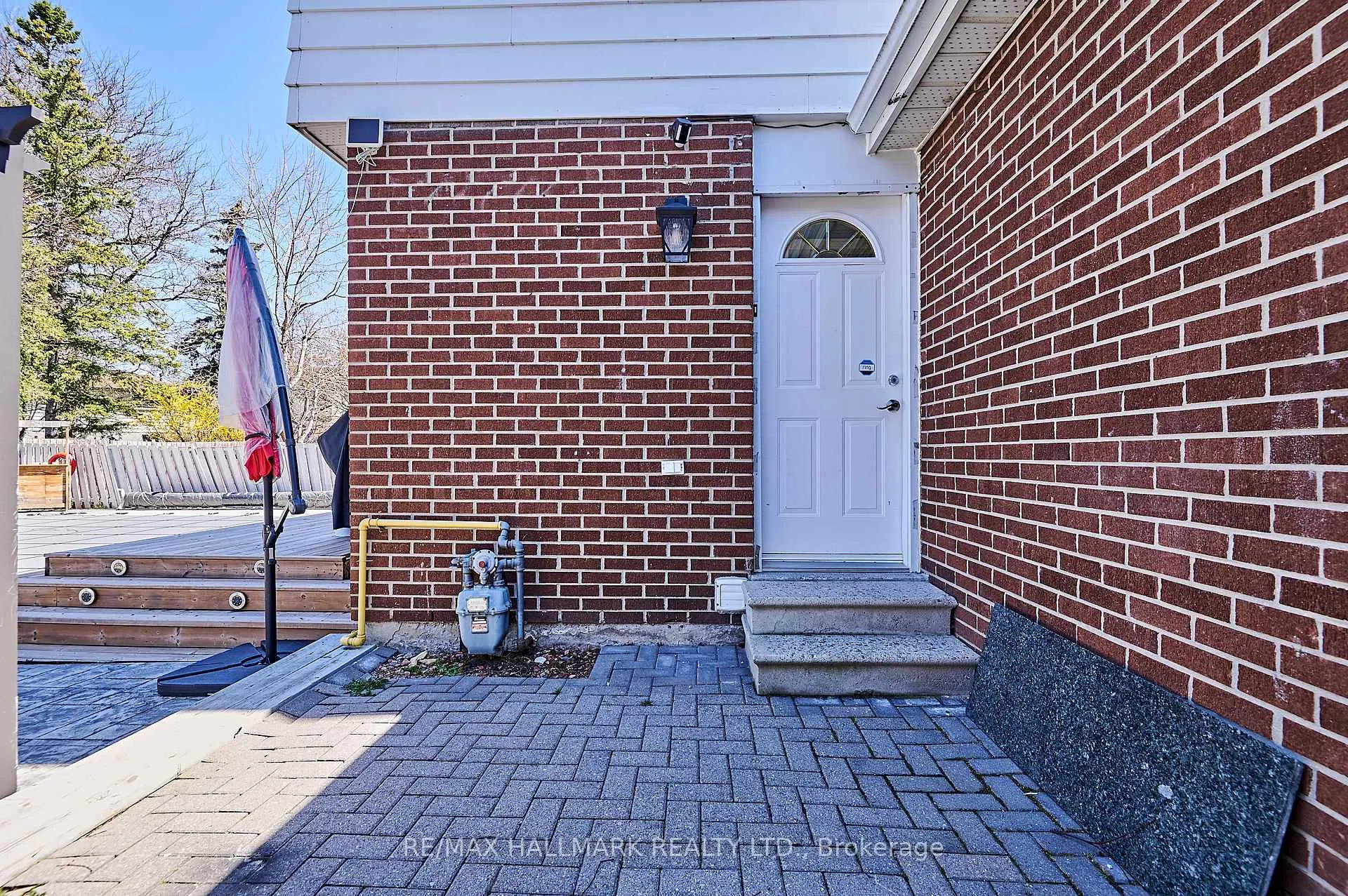 Photo 2 of 26 Michael Boulevard, Whitby, Lynde Creek — HOMEH