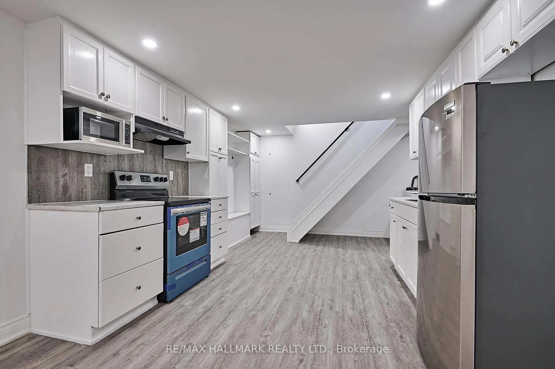 Photo 9 of 26 Michael Boulevard, Whitby, Lynde Creek — HOMEH