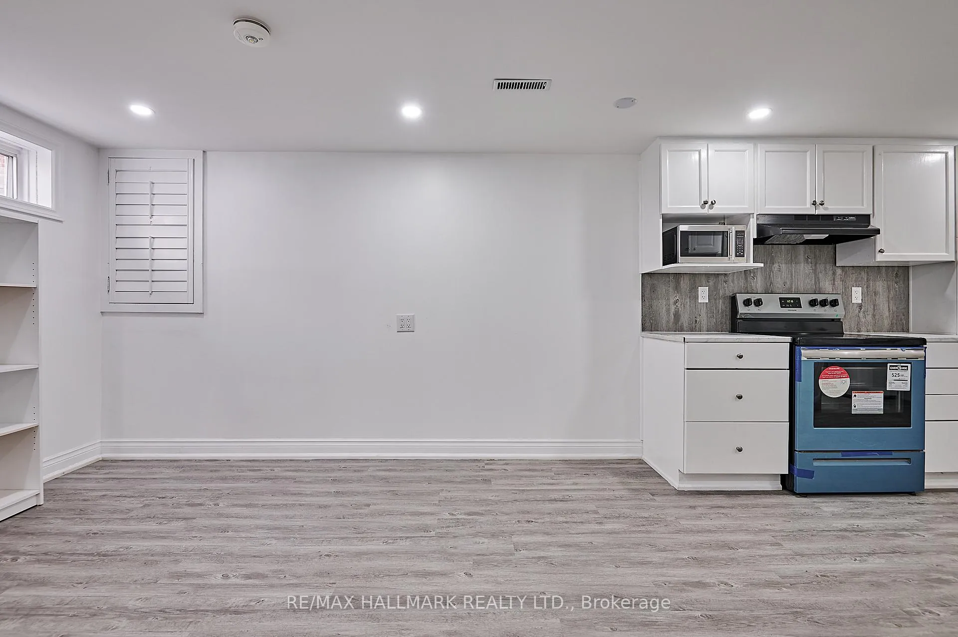 Photo 13 of 26 Michael Boulevard, Whitby, Lynde Creek — HOMEH