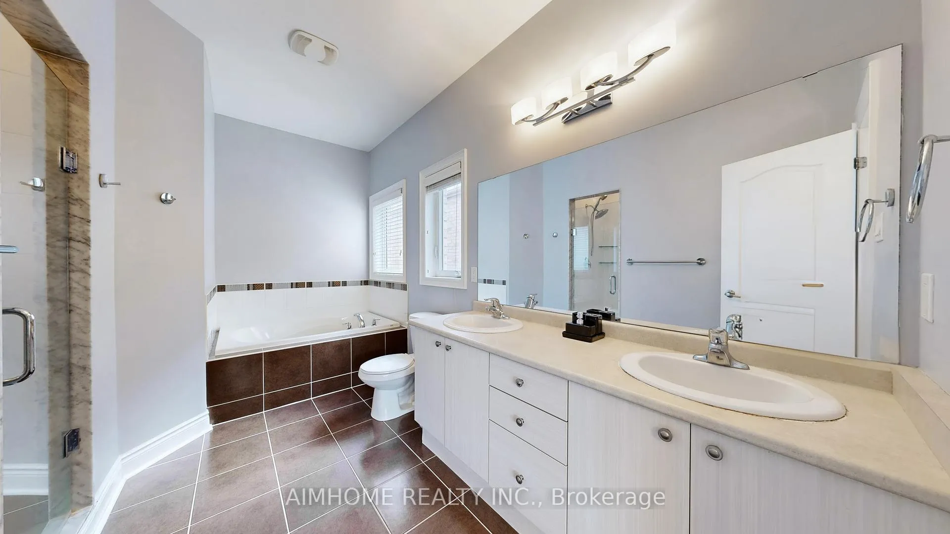 Photo 26 of 18 Bristlewood Crescent, Vaughan, Patterson — HOMEH