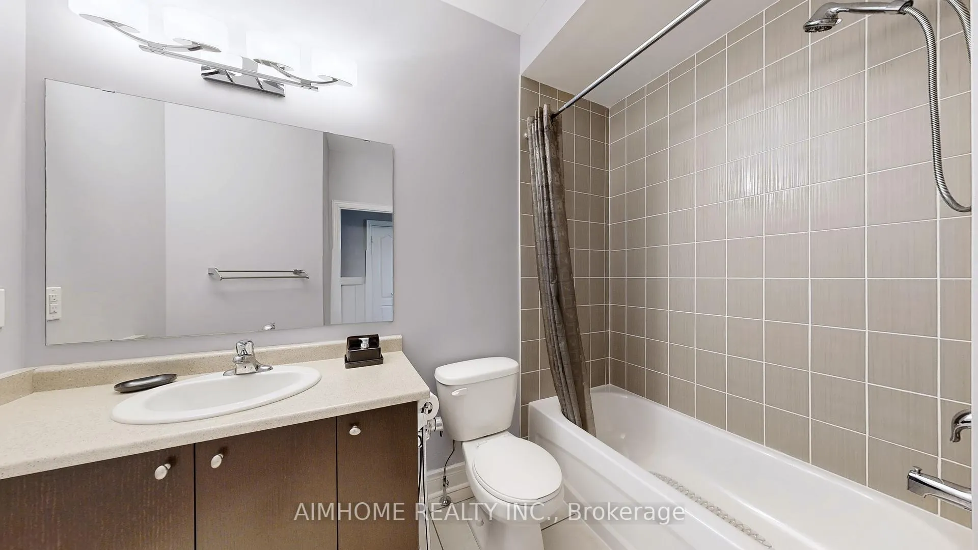 Photo 37 of 18 Bristlewood Crescent, Vaughan, Patterson — HOMEH