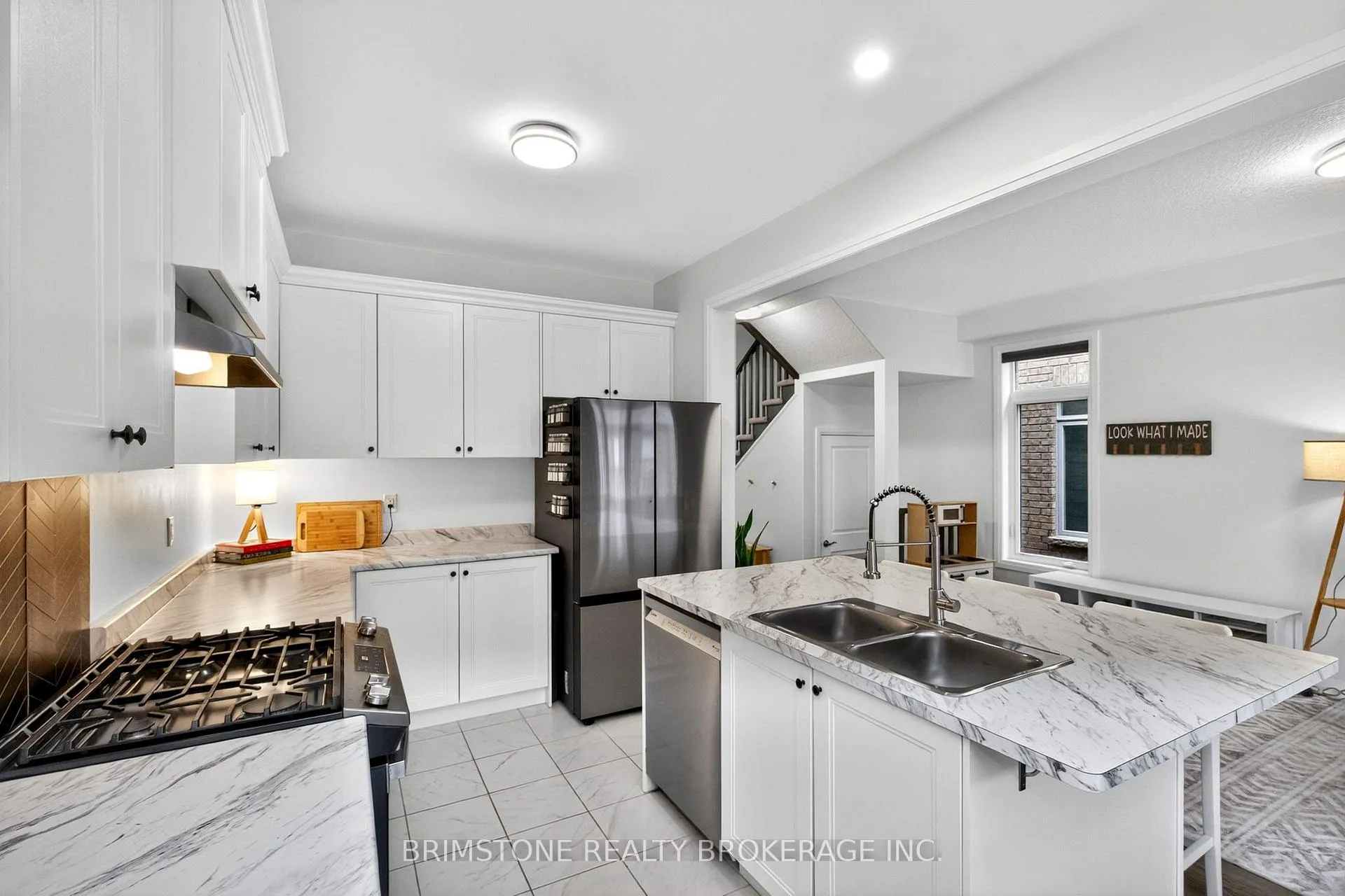 Photo 6 of 63 Copperhill Heights, Barrie, Painswick South — HOMEH