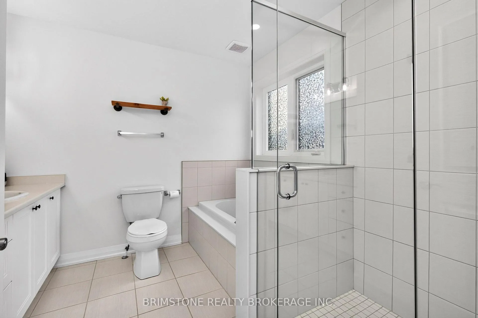 Photo 16 of 63 Copperhill Heights, Barrie, Painswick South — HOMEH