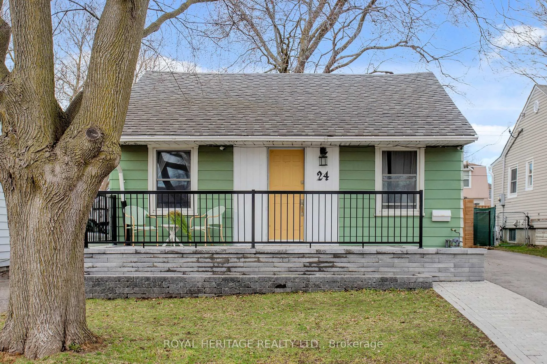 Photo 1 of 24 York Street, Ajax, Central — HOMEH