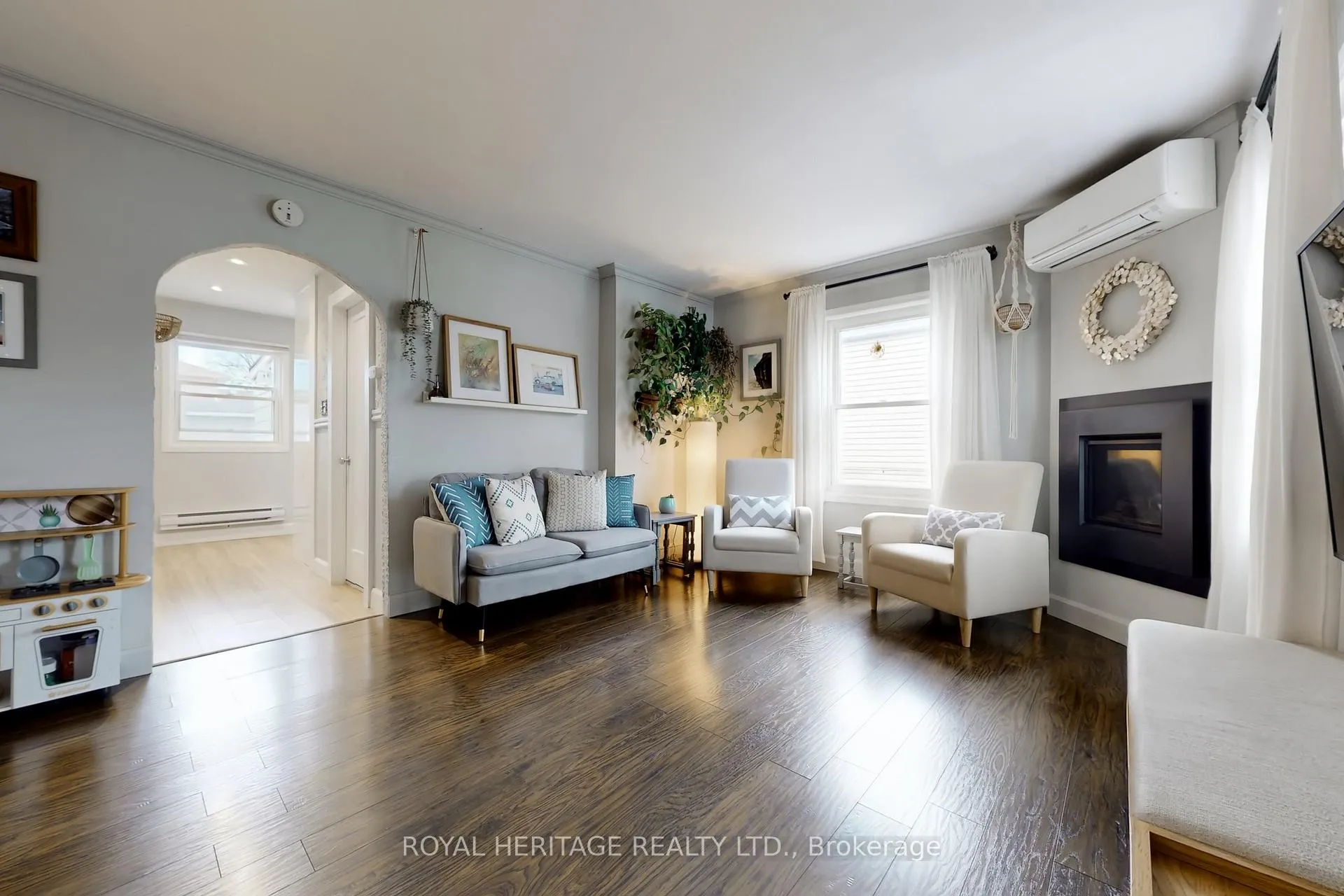 Photo 5 of 24 York Street, Ajax, Central — HOMEH