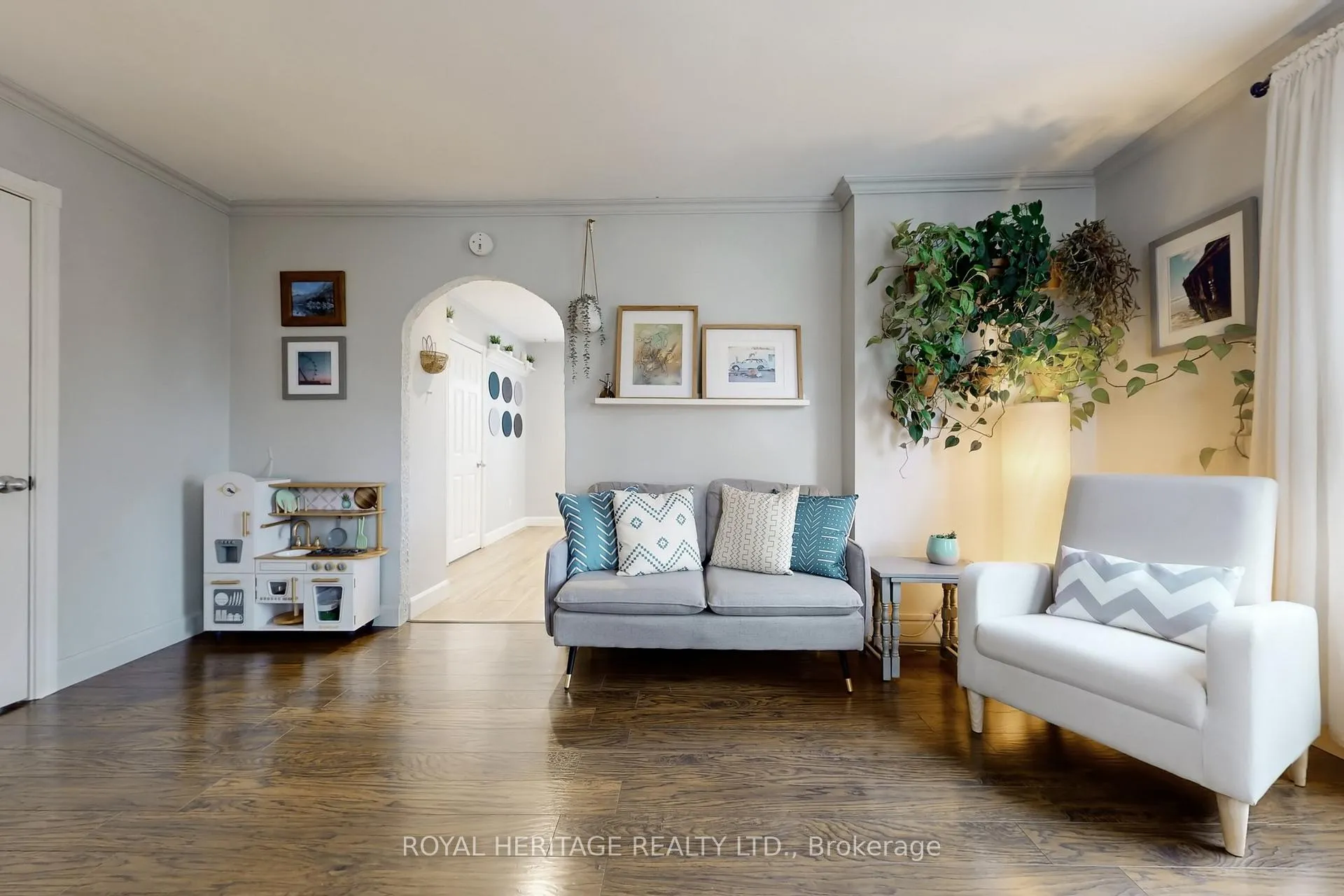 Photo 6 of 24 York Street, Ajax, Central — HOMEH