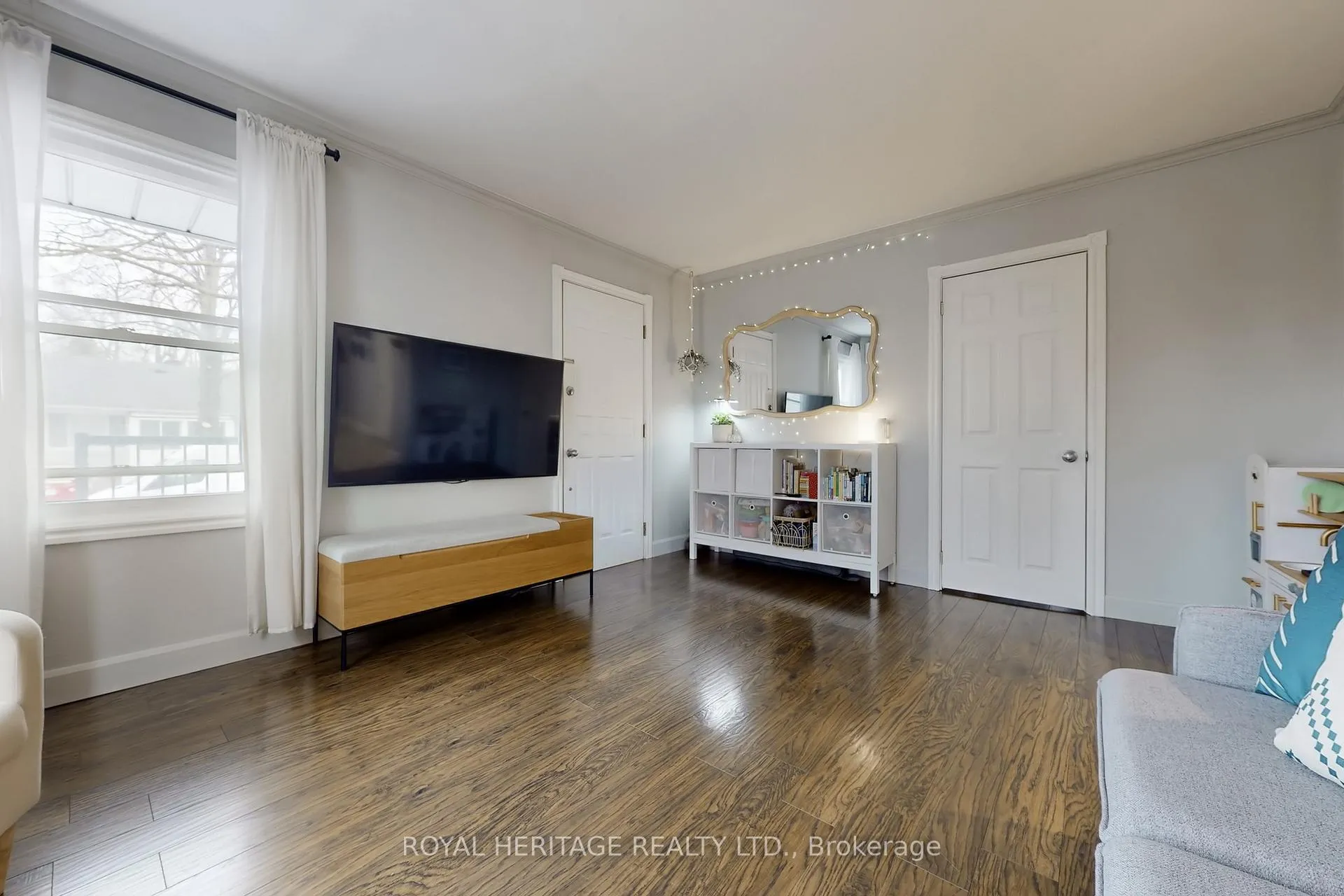 Photo 9 of 24 York Street, Ajax, Central — HOMEH