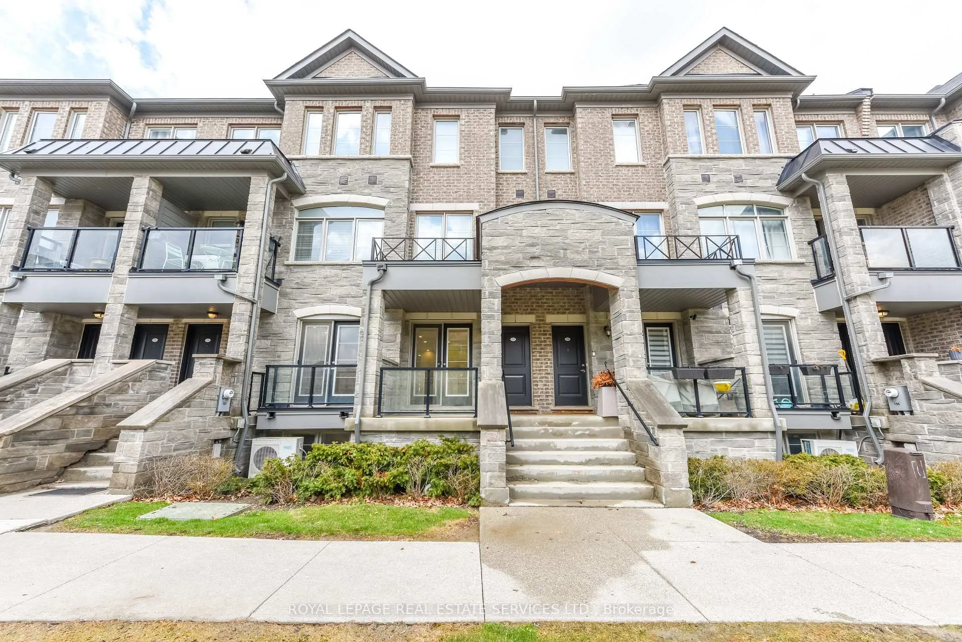 Photo 2 of Unit 153, 200 Veterans Drive, Brampton, Northwest Brampton — HOMEH