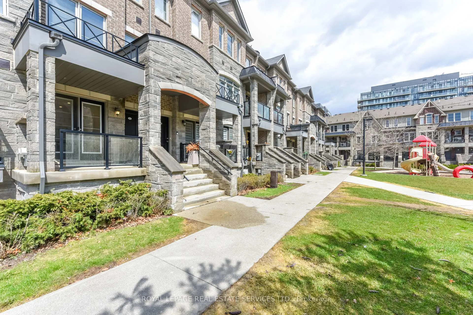Photo 5 of Unit 153, 200 Veterans Drive, Brampton, Northwest Brampton — HOMEH