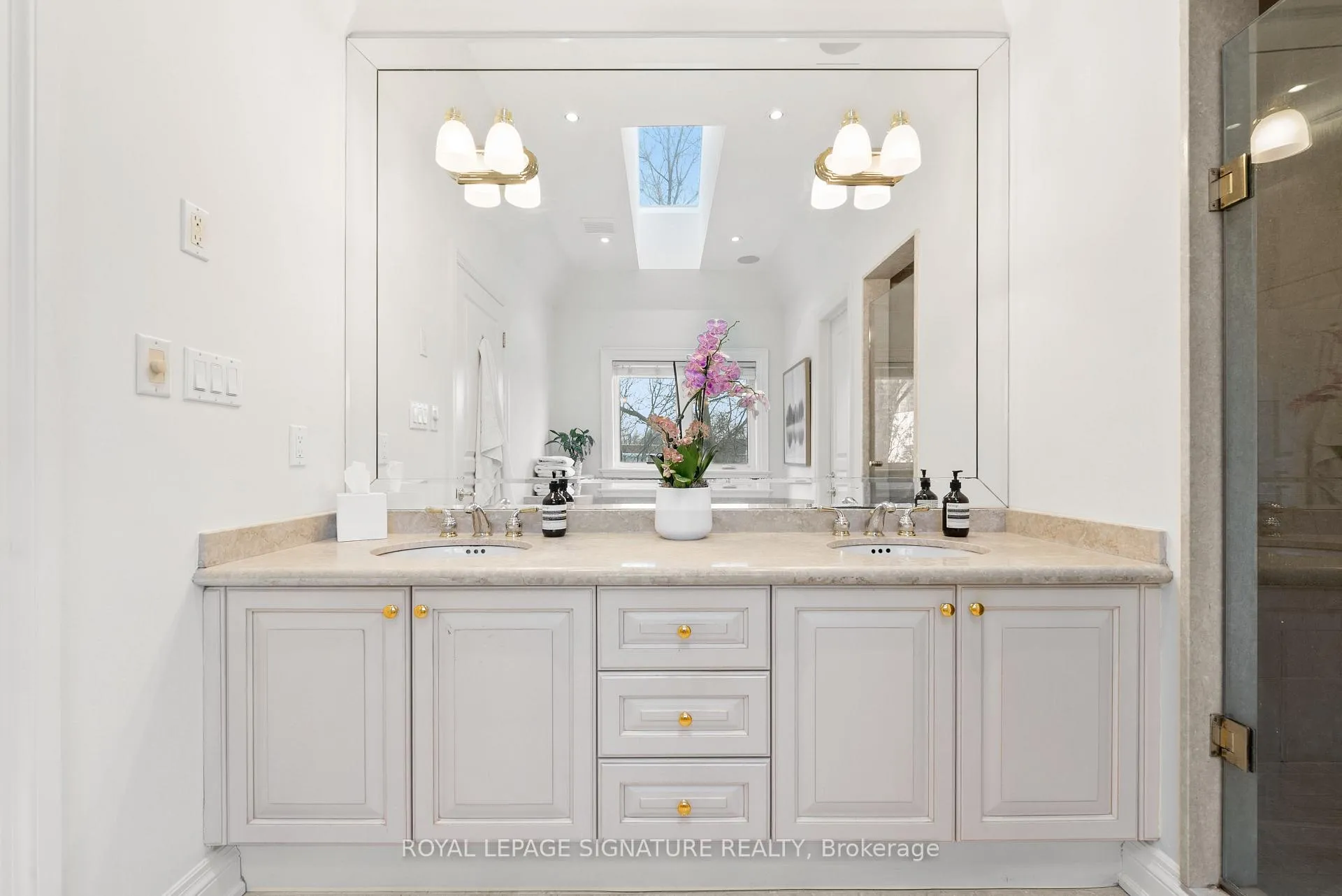 Photo 16 of 68 Carmichael Avenue, Toronto, Bedford Park-Nortown — HOMEH