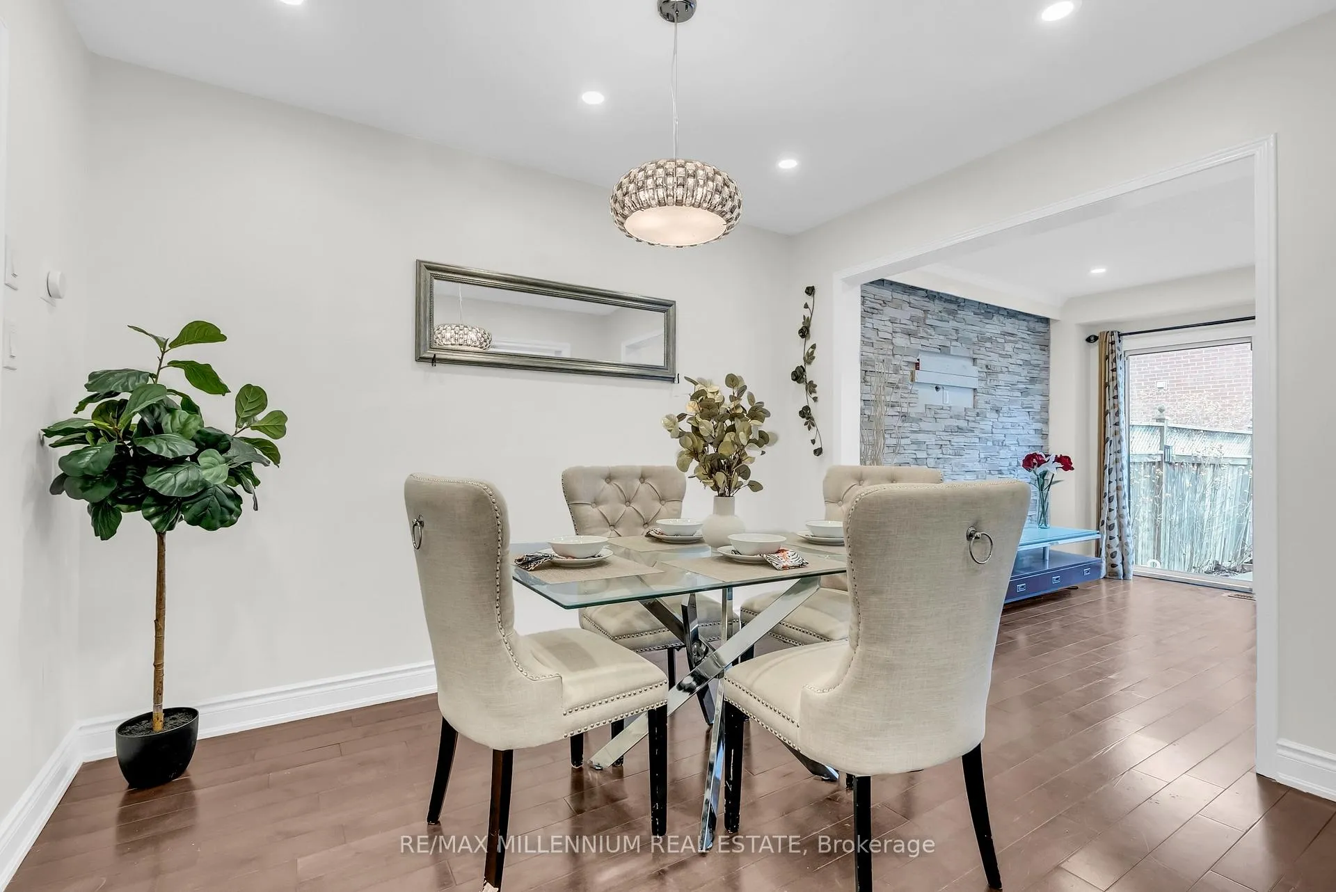 Photo 12 of 38 Kitto Court, Brampton, Fletcher's West — HOMEH