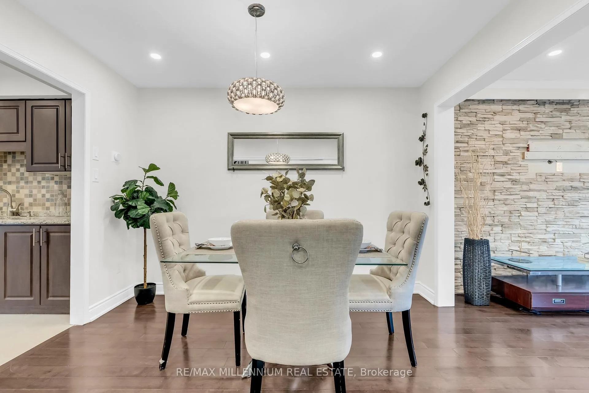 Photo 13 of 38 Kitto Court, Brampton, Fletcher's West — HOMEH