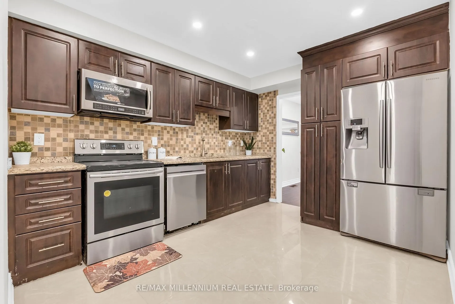 Photo 15 of 38 Kitto Court, Brampton, Fletcher's West — HOMEH