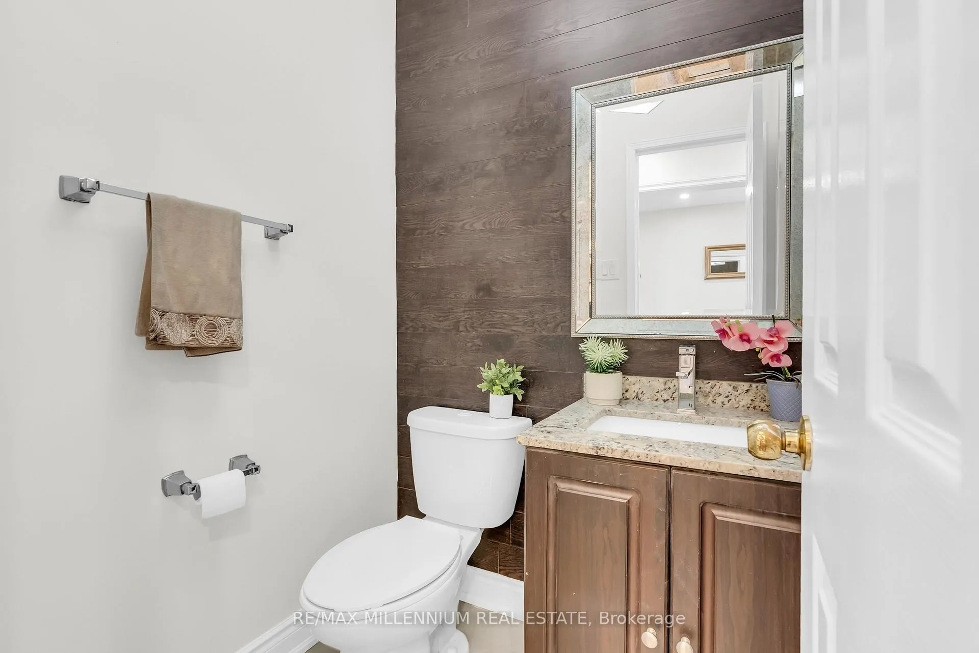 Photo 20 of 38 Kitto Court, Brampton, Fletcher's West — HOMEH