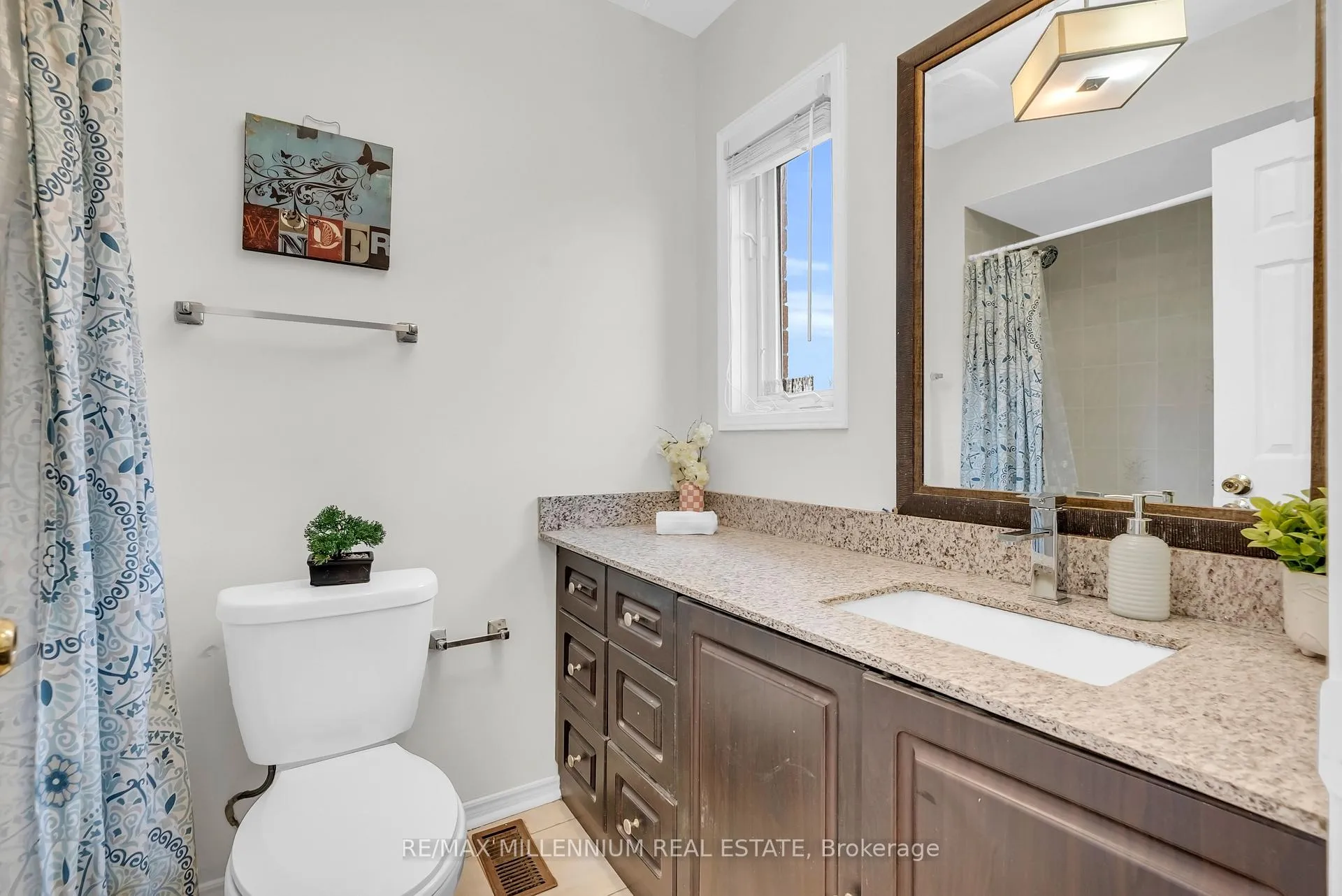 Photo 26 of 38 Kitto Court, Brampton, Fletcher's West — HOMEH