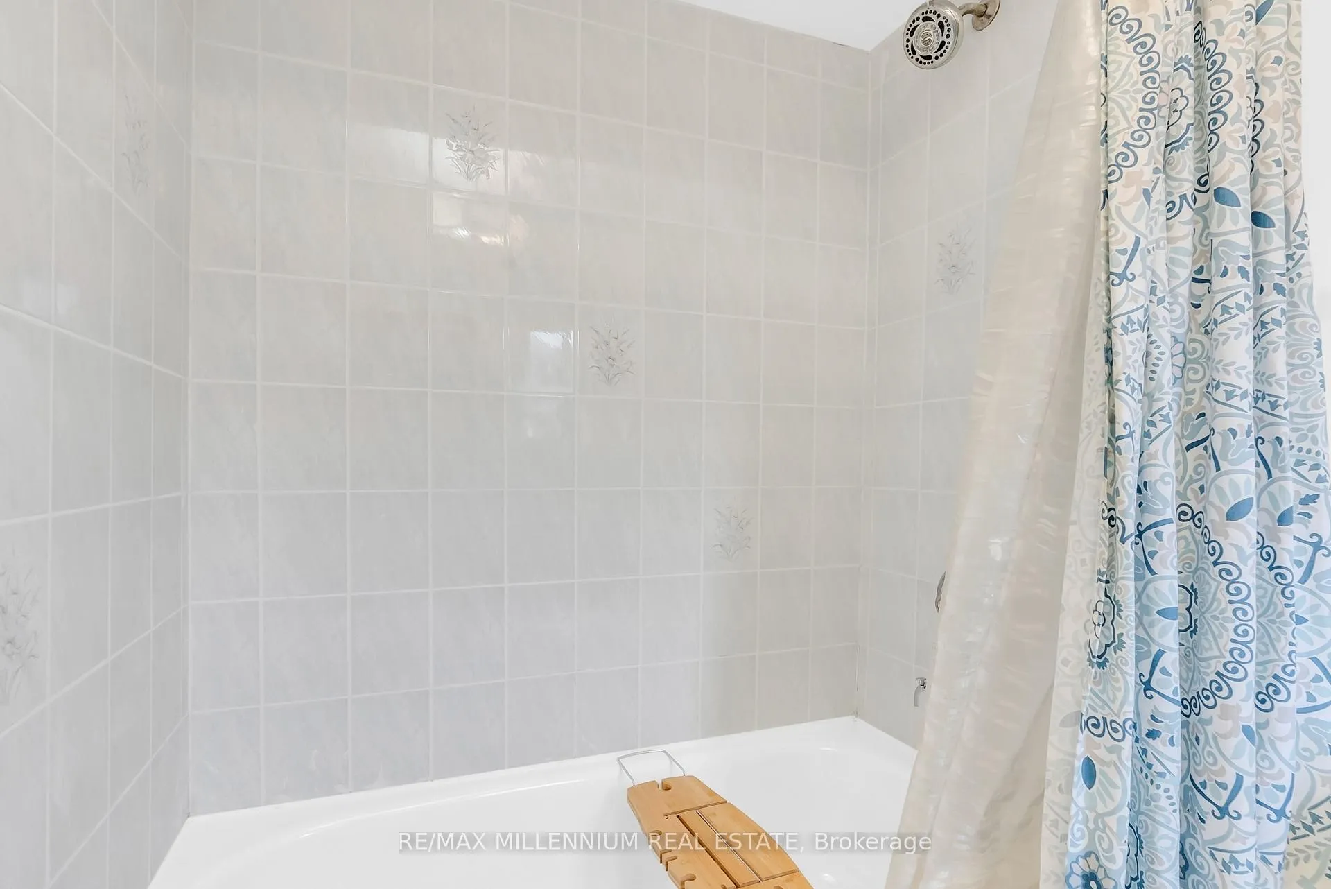 Photo 27 of 38 Kitto Court, Brampton, Fletcher's West — HOMEH