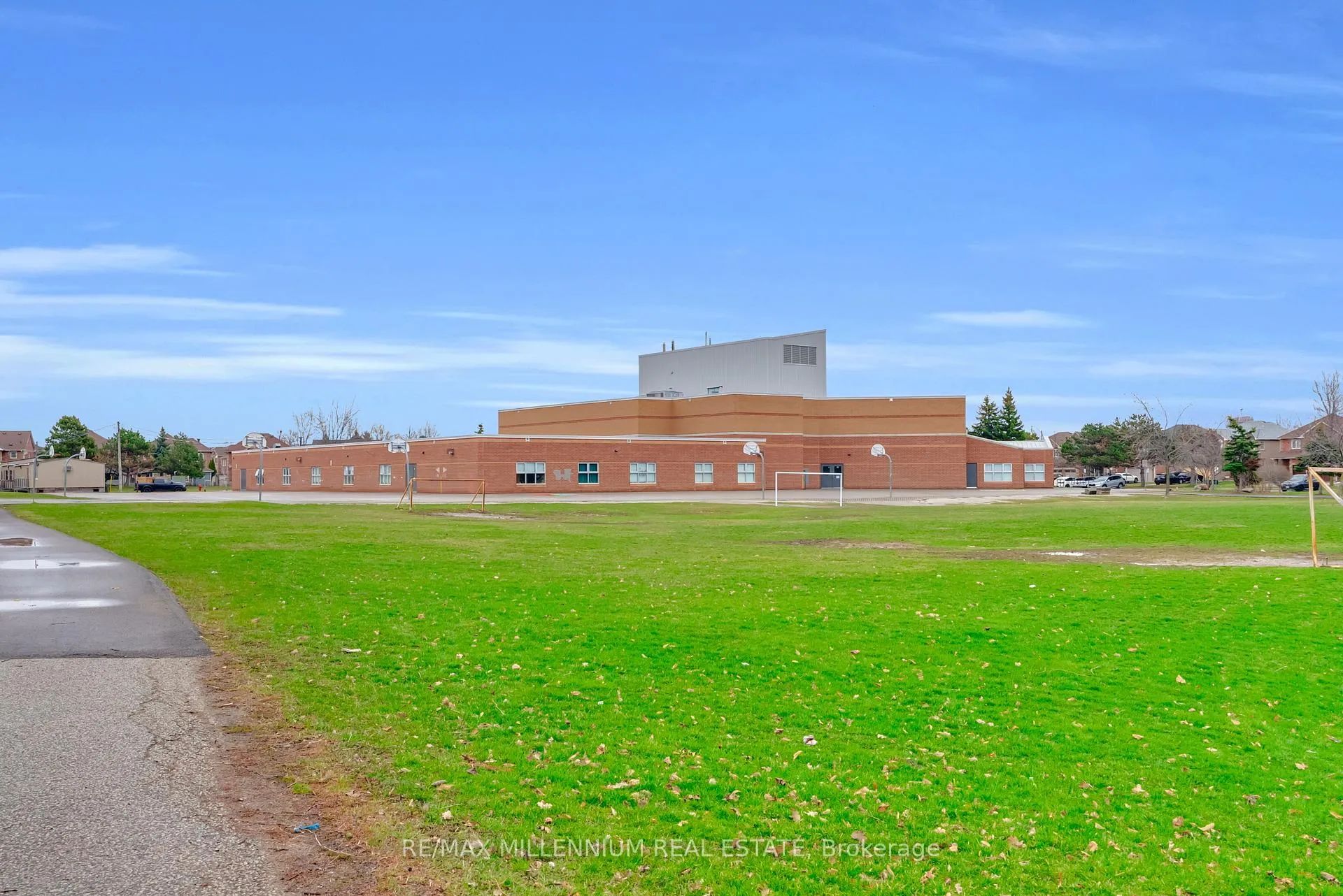 Photo 47 of 38 Kitto Court, Brampton, Fletcher's West — HOMEH