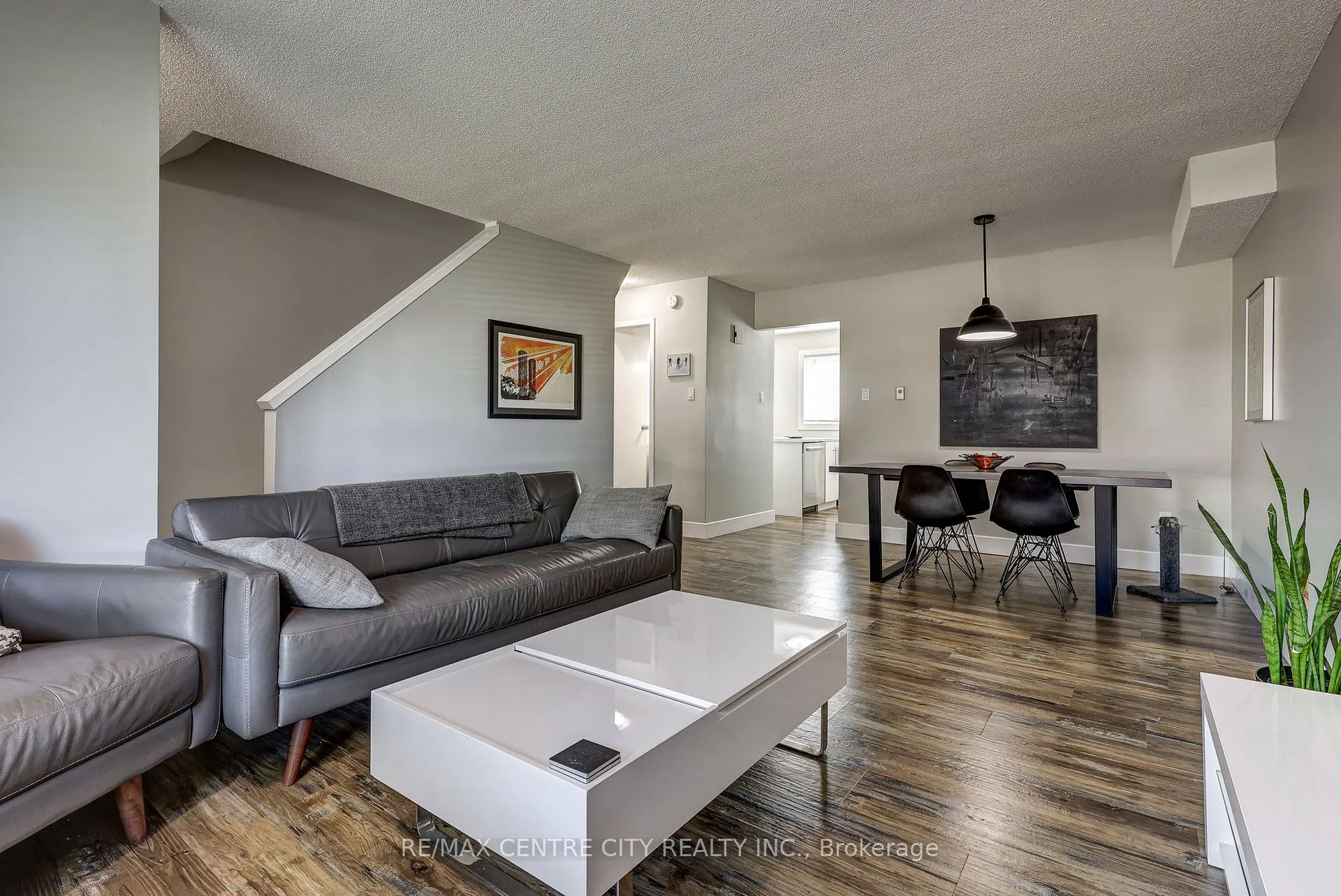 Photo 4 of Unit 5, 1443 Huron Street, London, East D — HOMEH