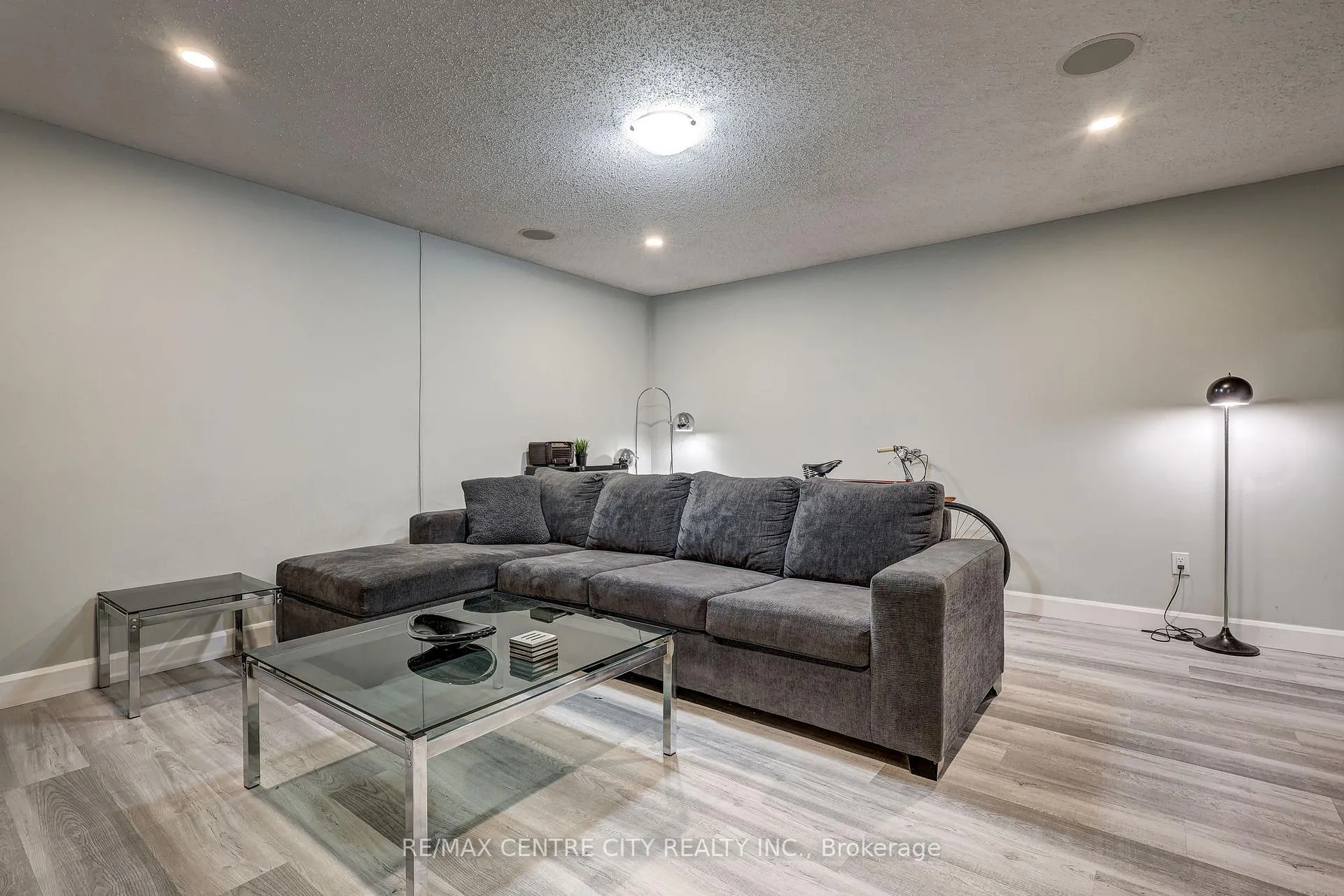 Photo 36 of Unit 5, 1443 Huron Street, London, East D — HOMEH