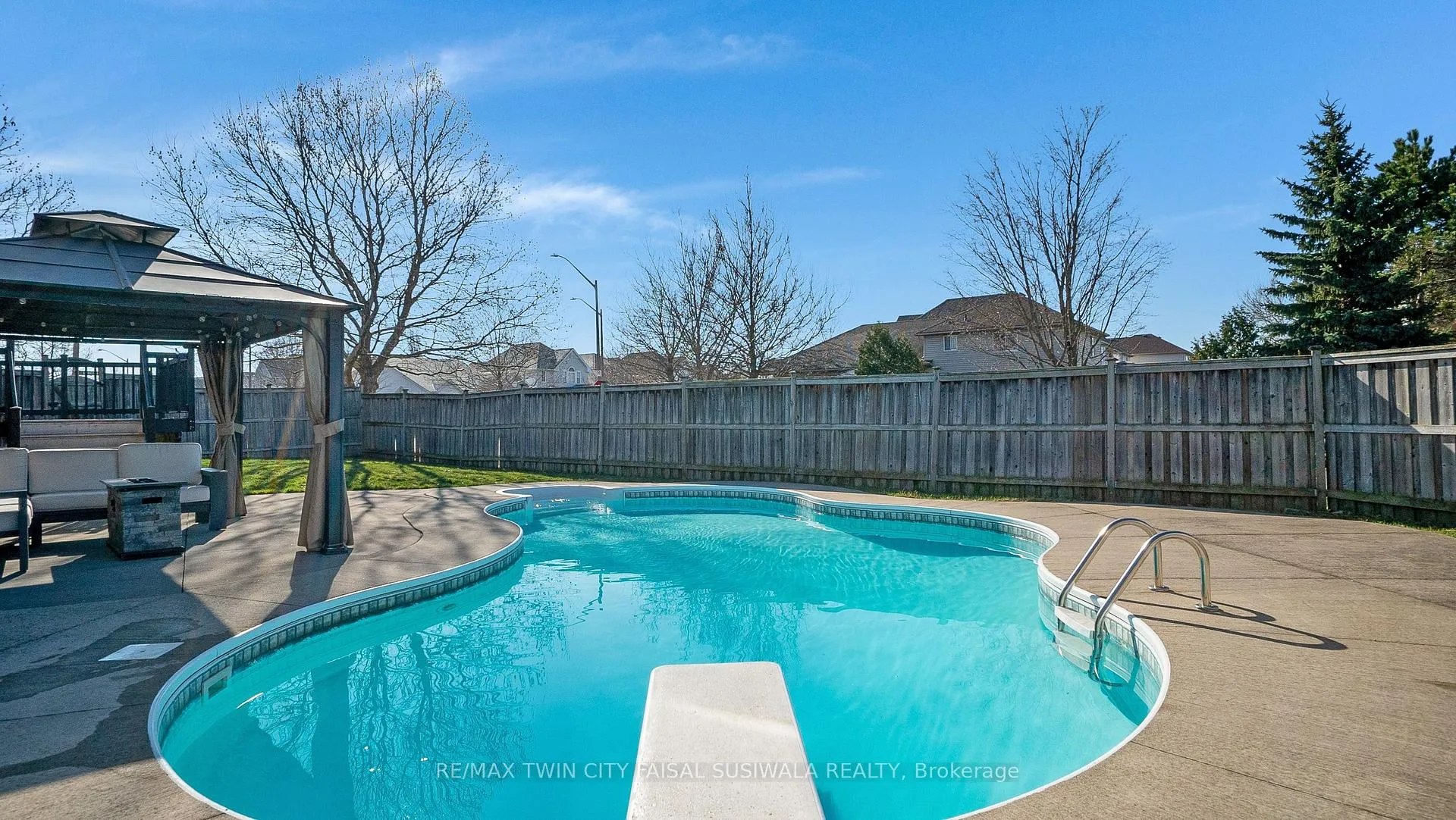 Photo 6 of 158 Mcmeeken Drive, Cambridge — HOMEH