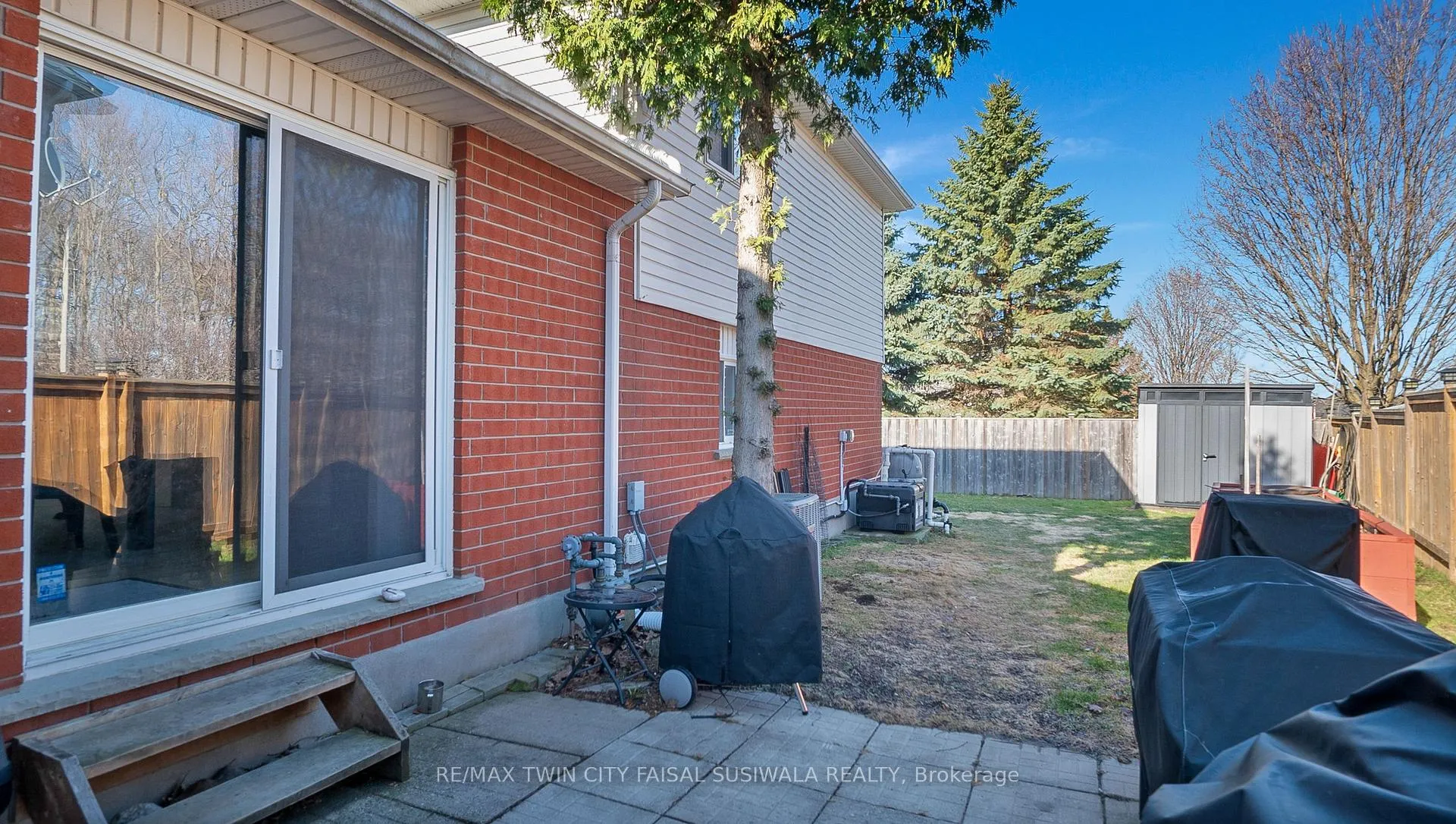 Photo 8 of 158 Mcmeeken Drive, Cambridge — HOMEH