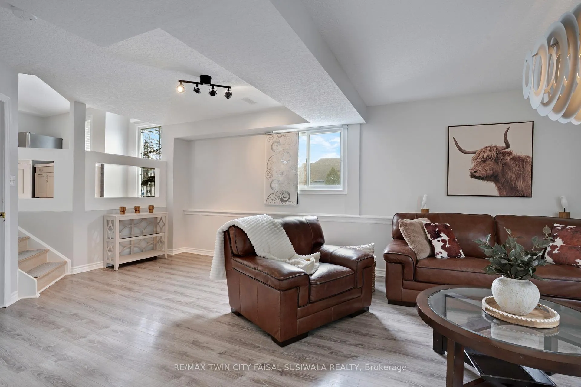 Photo 23 of 158 Mcmeeken Drive, Cambridge — HOMEH