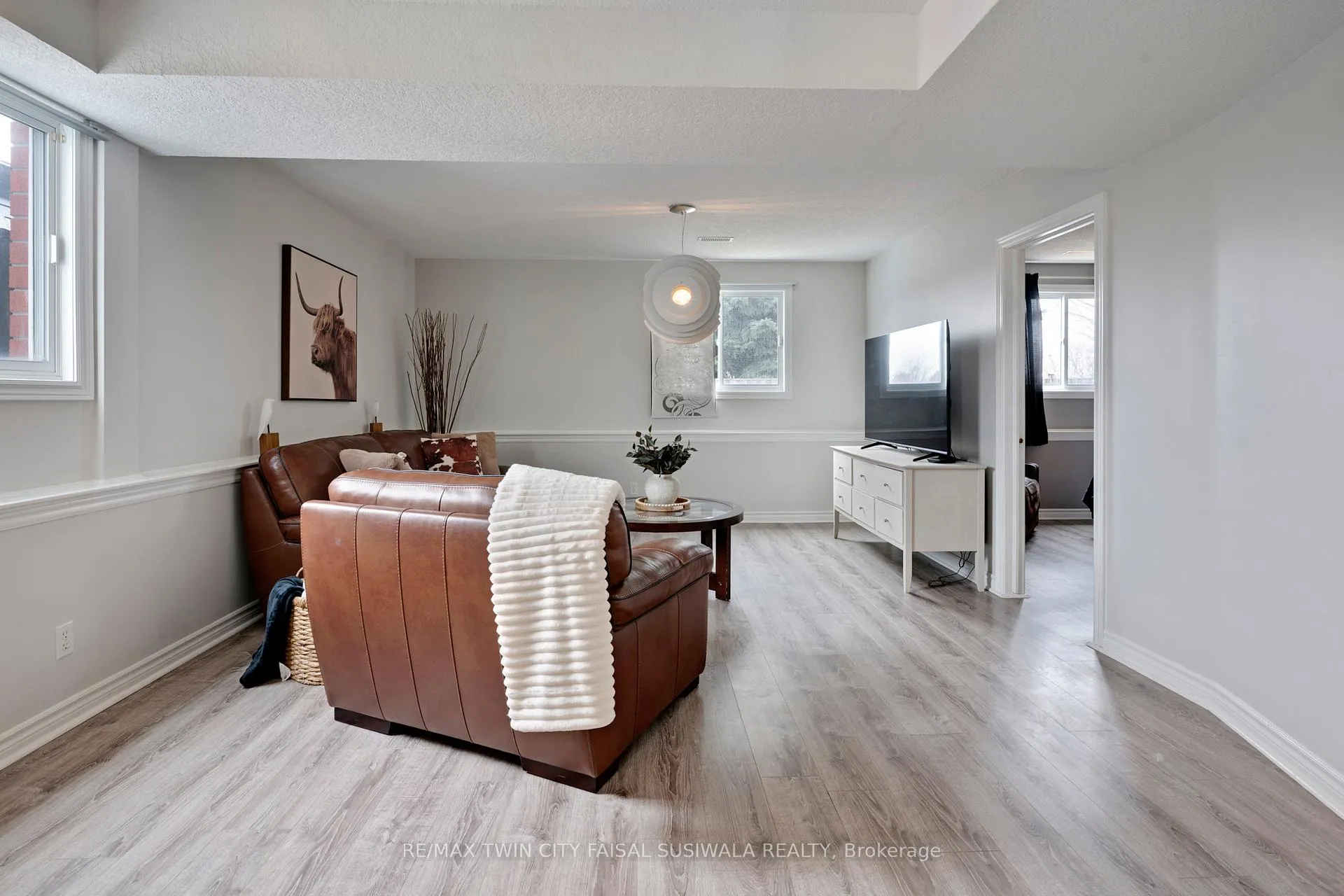 Photo 24 of 158 Mcmeeken Drive, Cambridge — HOMEH