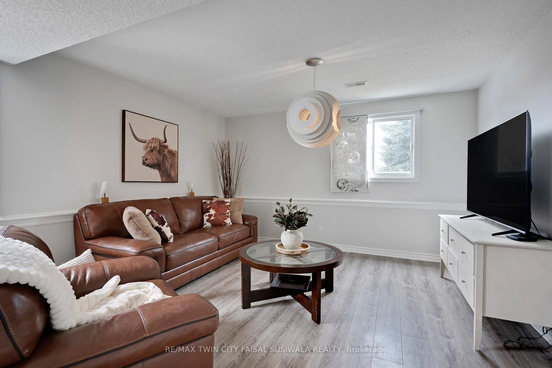 Photo 25 of 158 Mcmeeken Drive, Cambridge — HOMEH